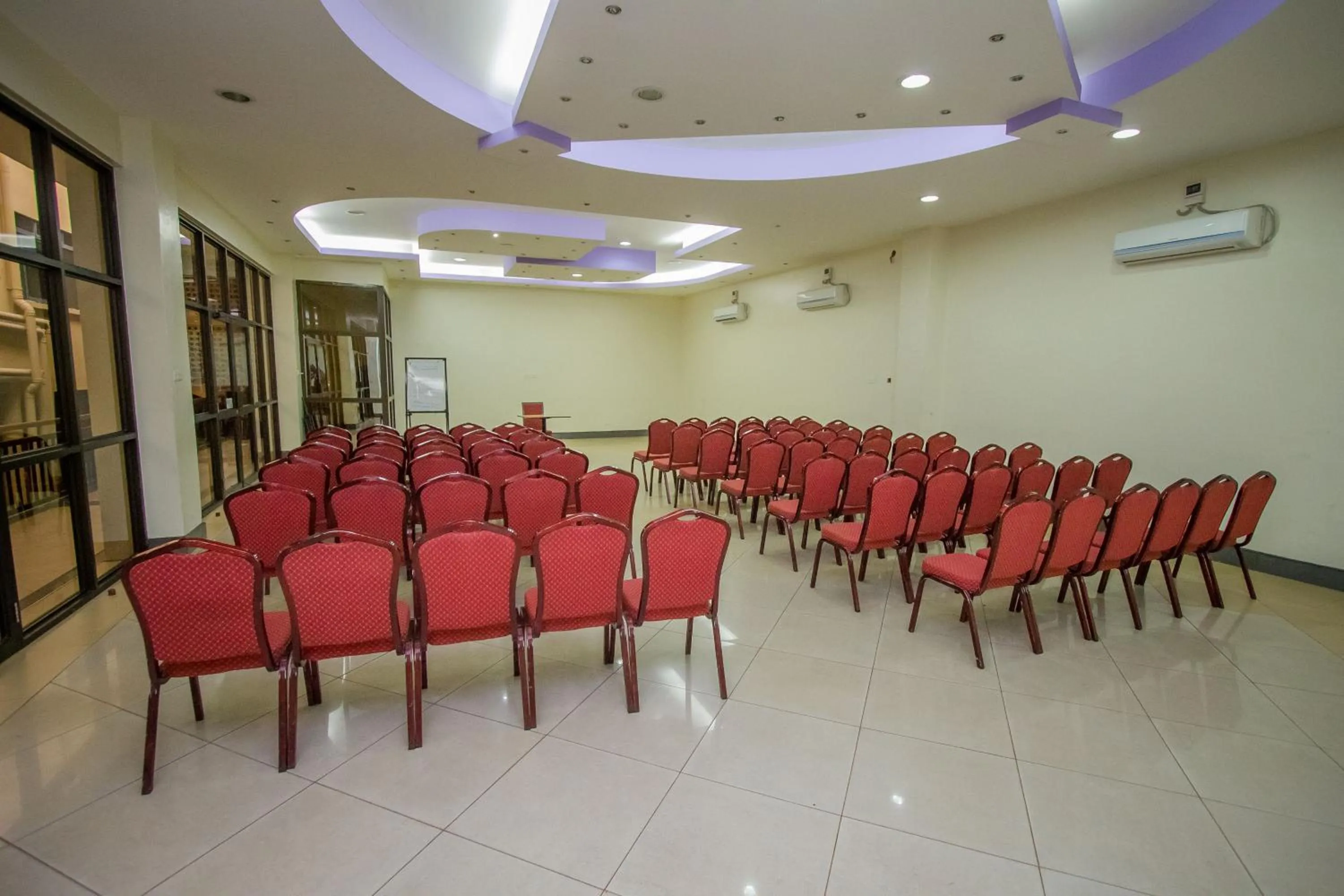 Meeting/conference room in Holiday Express Hotel Kampala