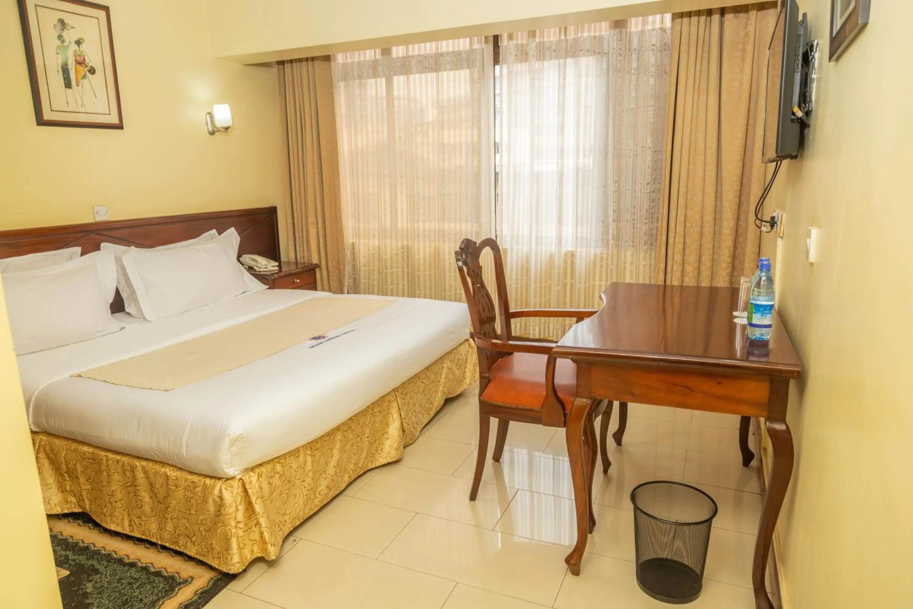 Bed in Holiday Express Hotel Kampala