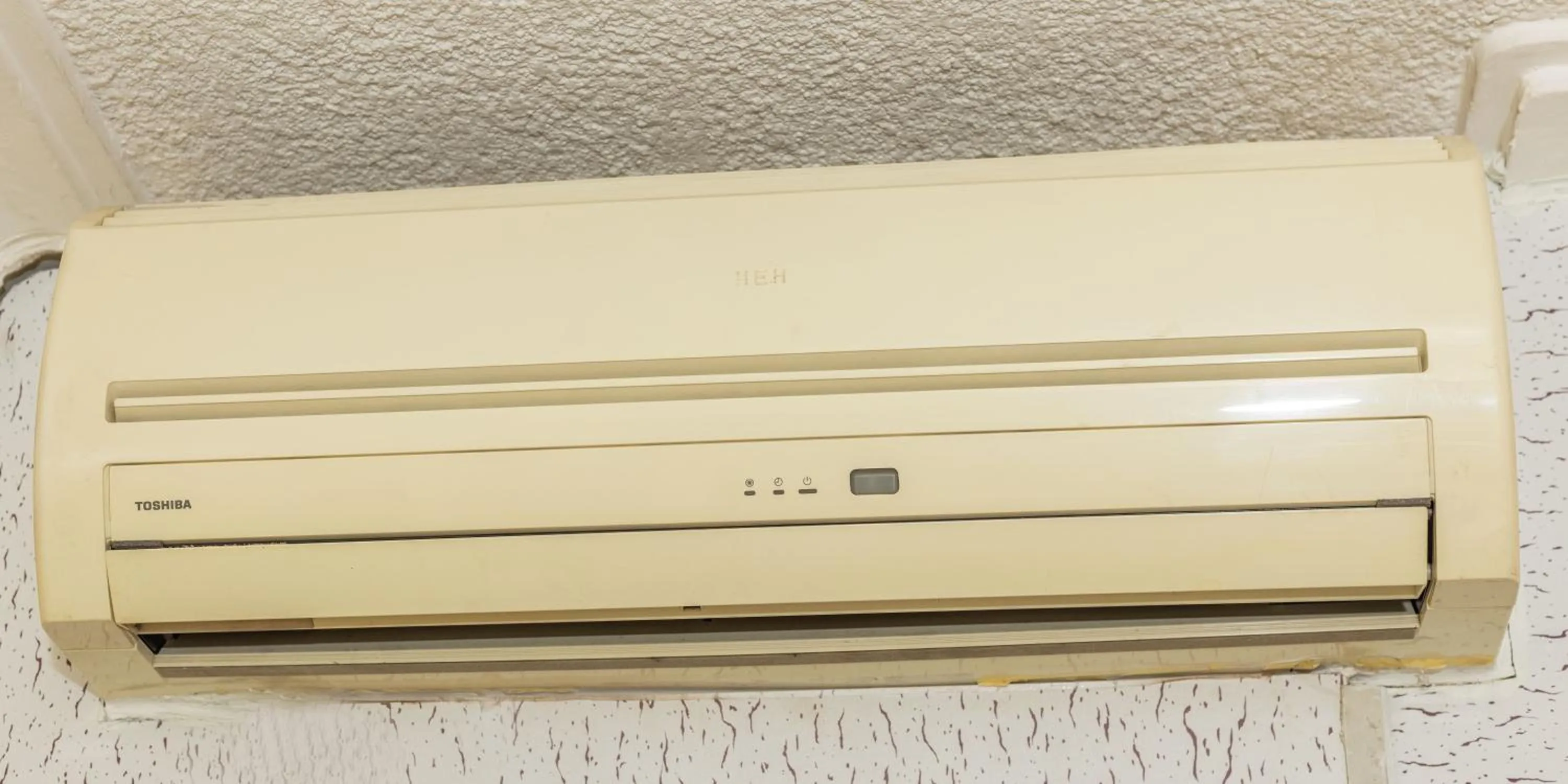air conditioner in Holiday Express Hotel Kampala