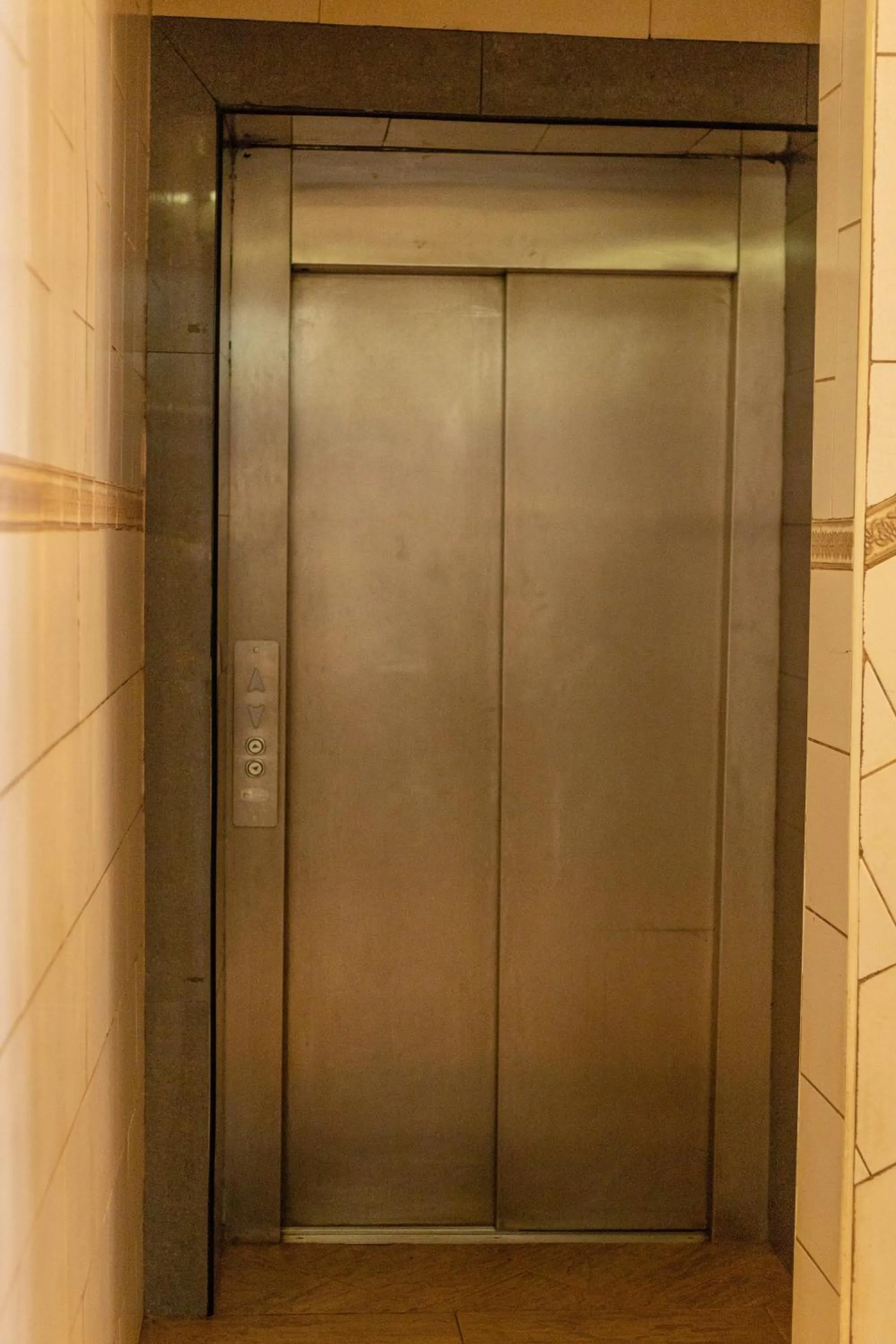 elevator in Holiday Express Hotel Kampala