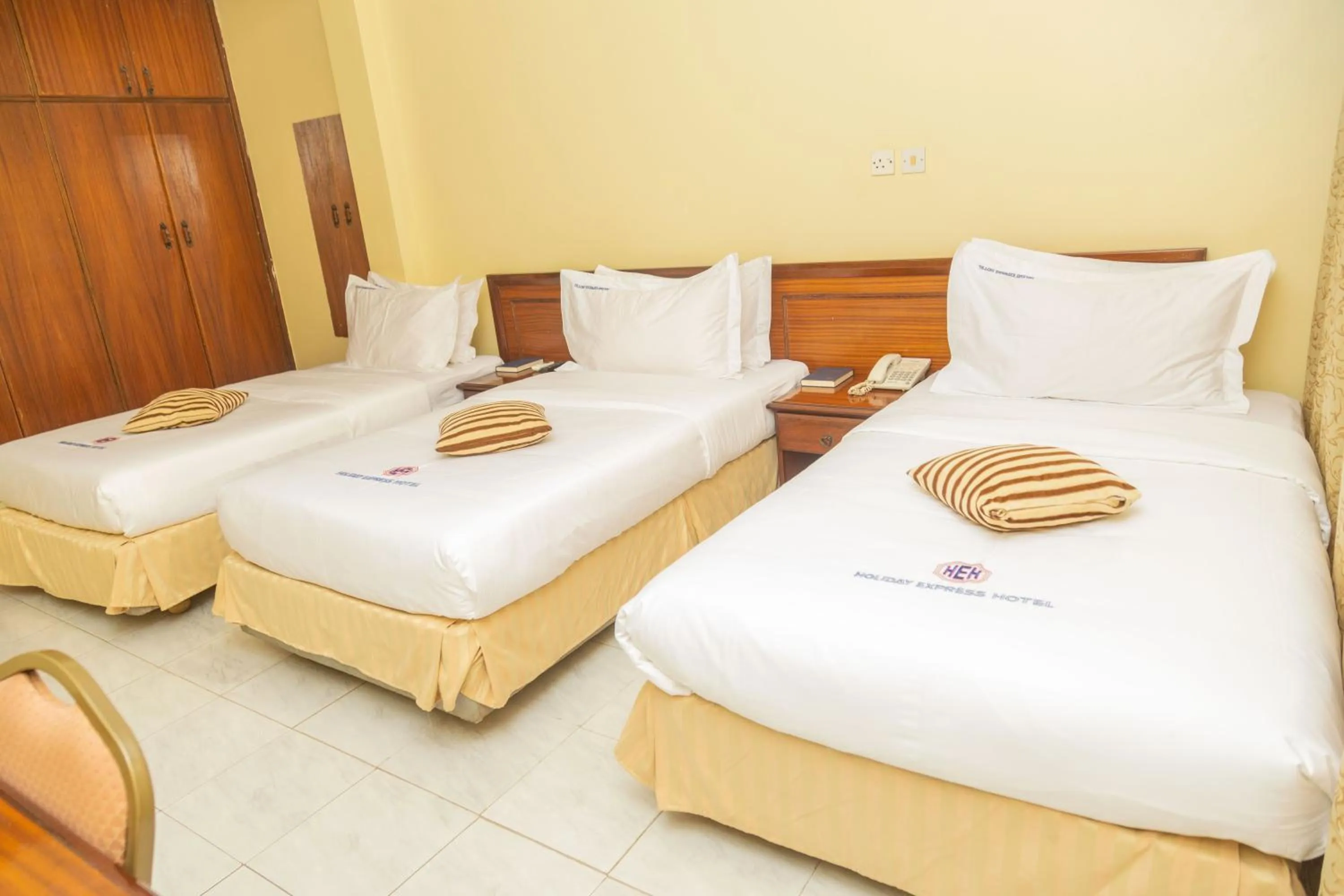 Bed in Holiday Express Hotel Kampala