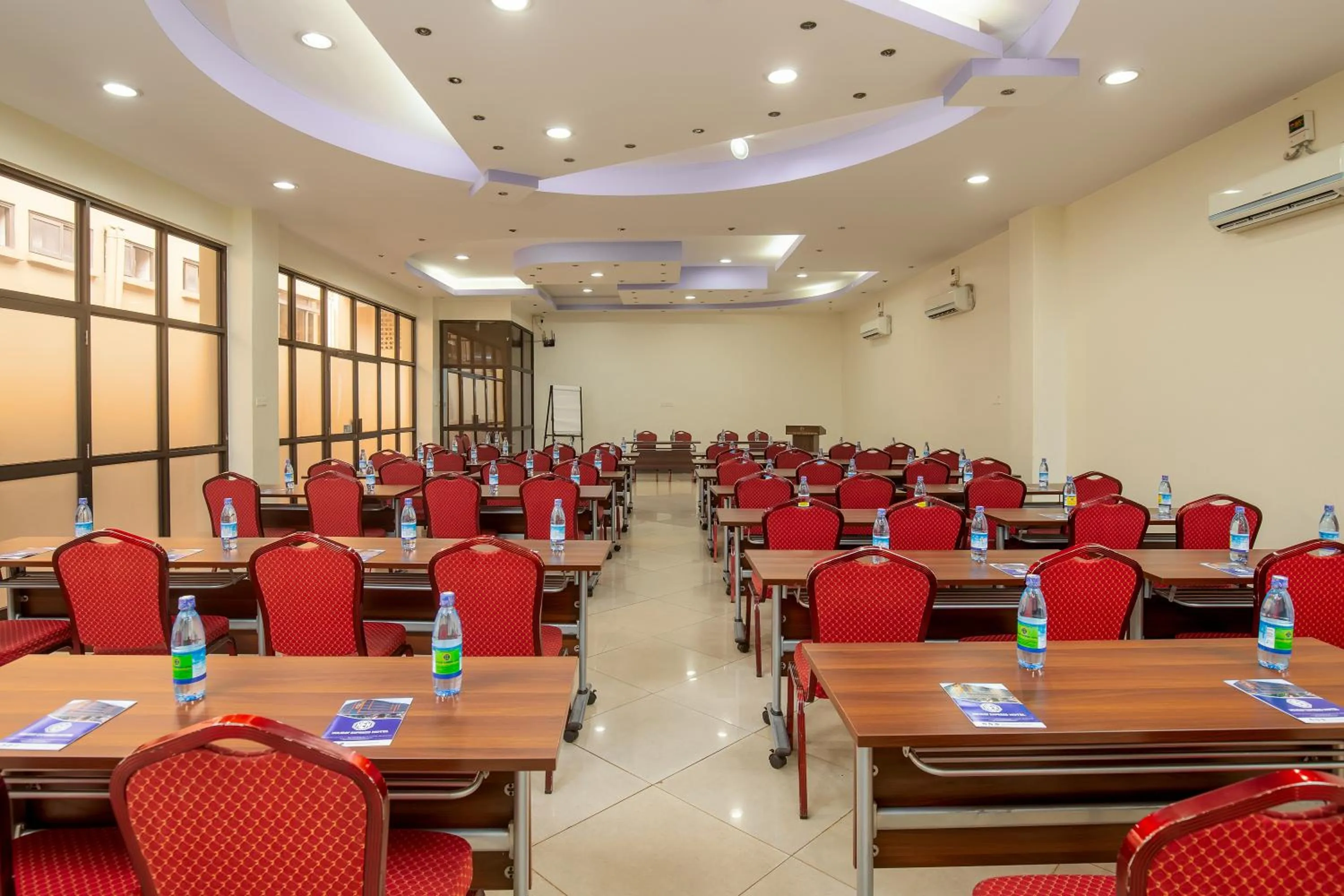 Meeting/conference room in Holiday Express Hotel Kampala