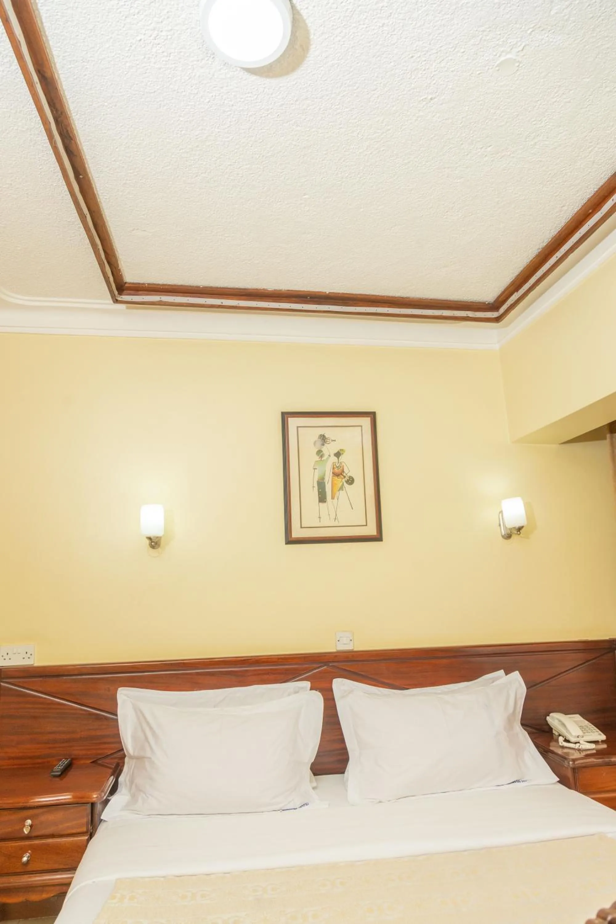 Bed in Holiday Express Hotel Kampala