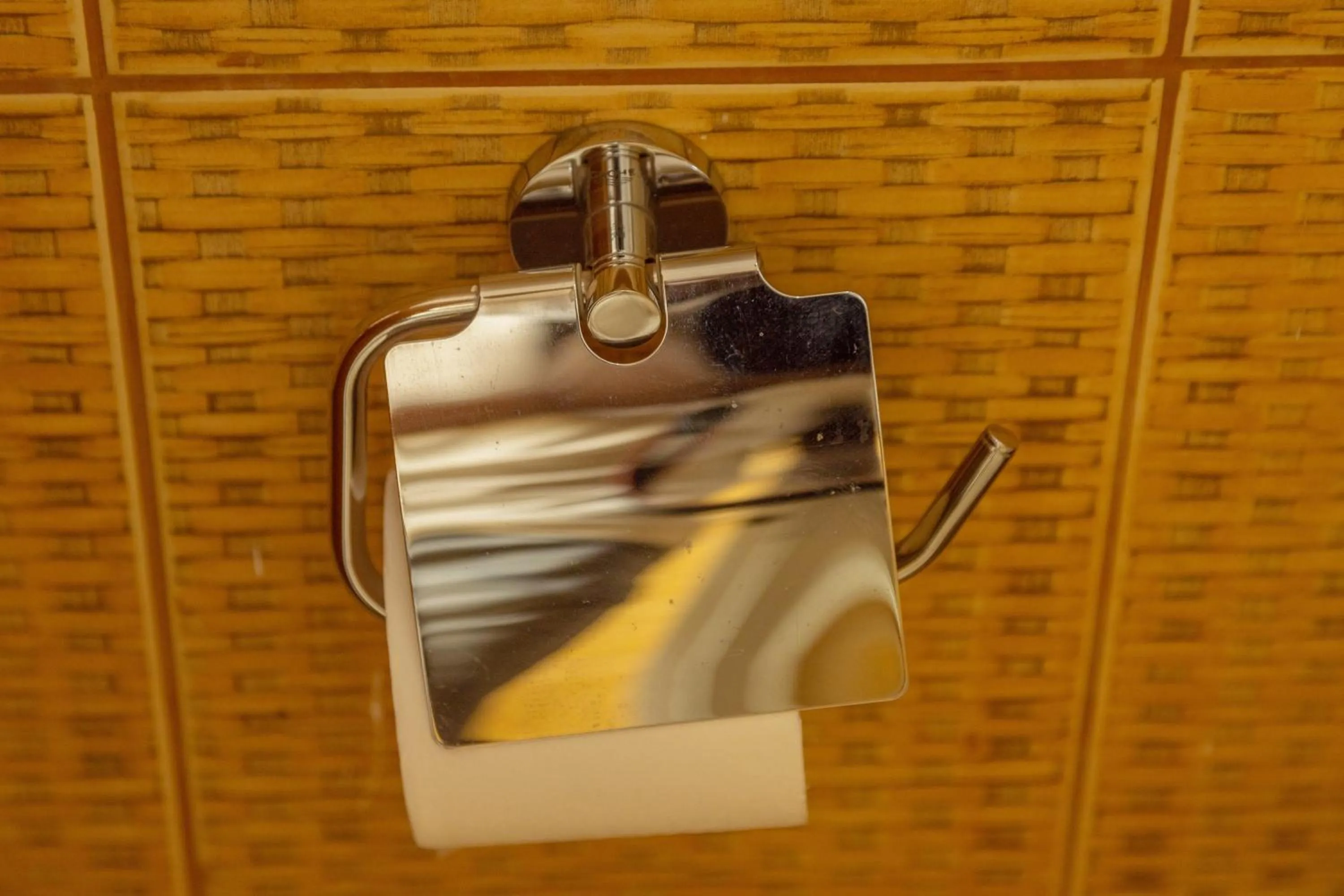 Toilet in Holiday Express Hotel Kampala