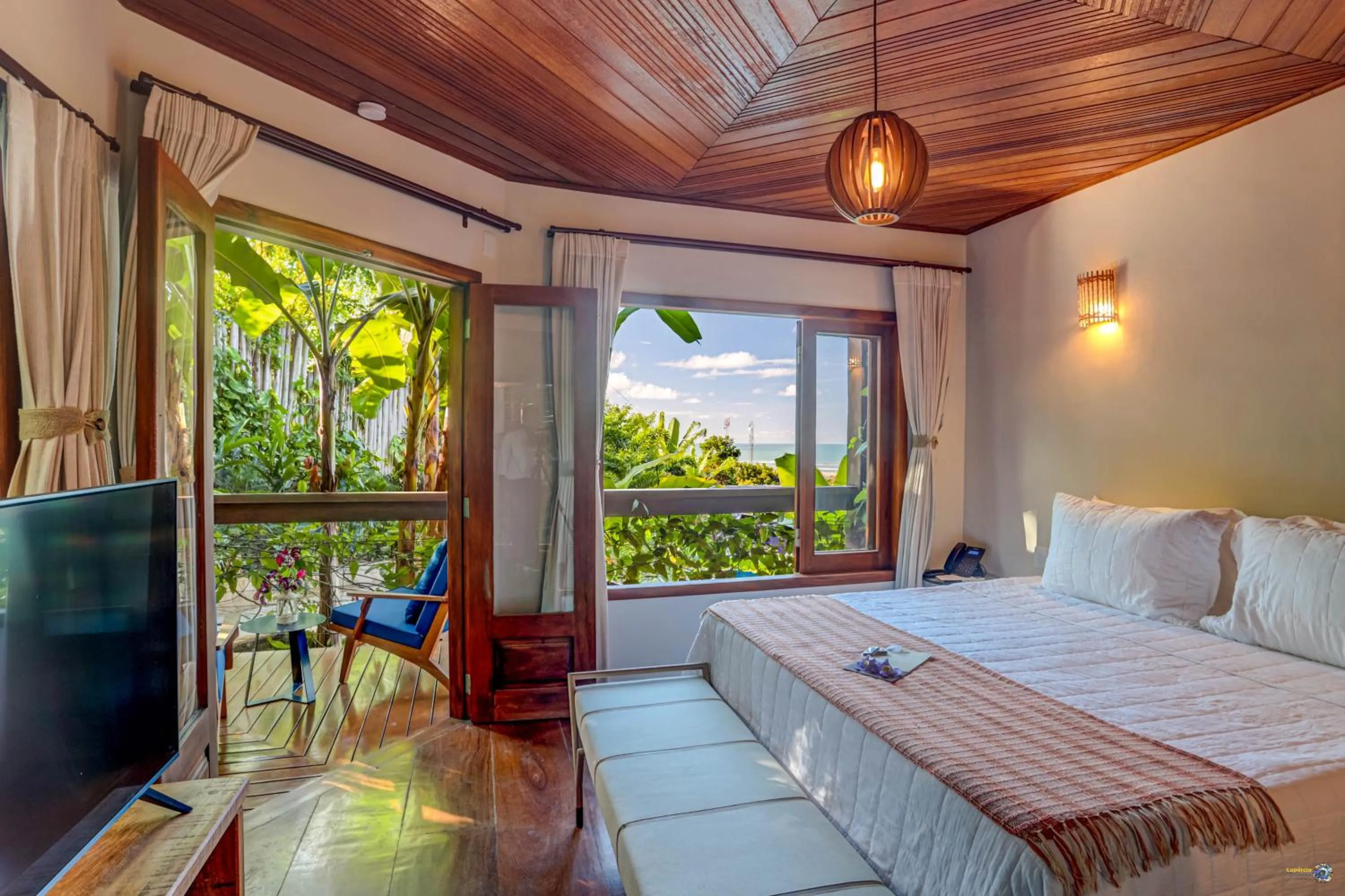 Balcony/Terrace, Bed in Chocolate Hotel