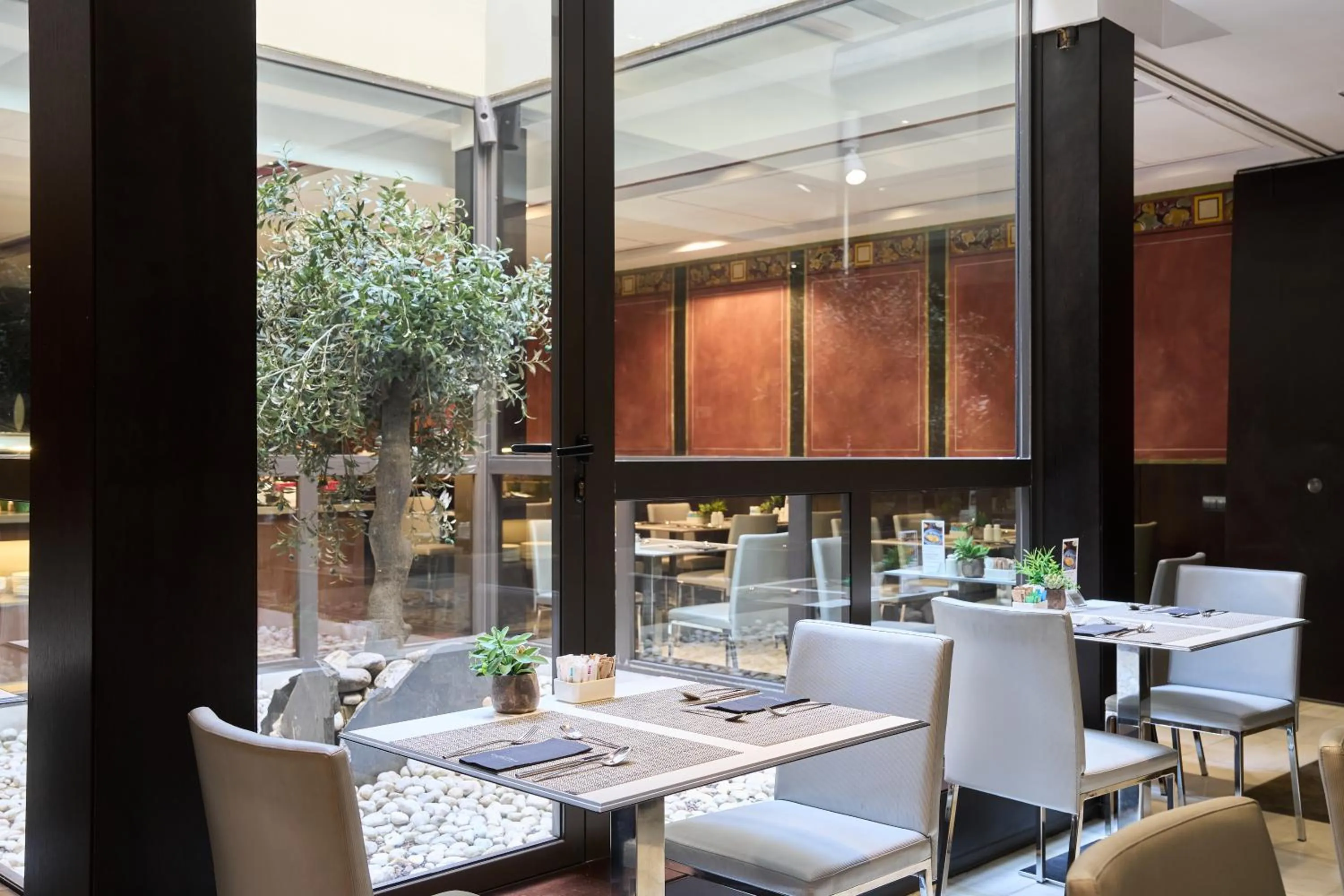 Restaurant/places to eat in Catalonia Port