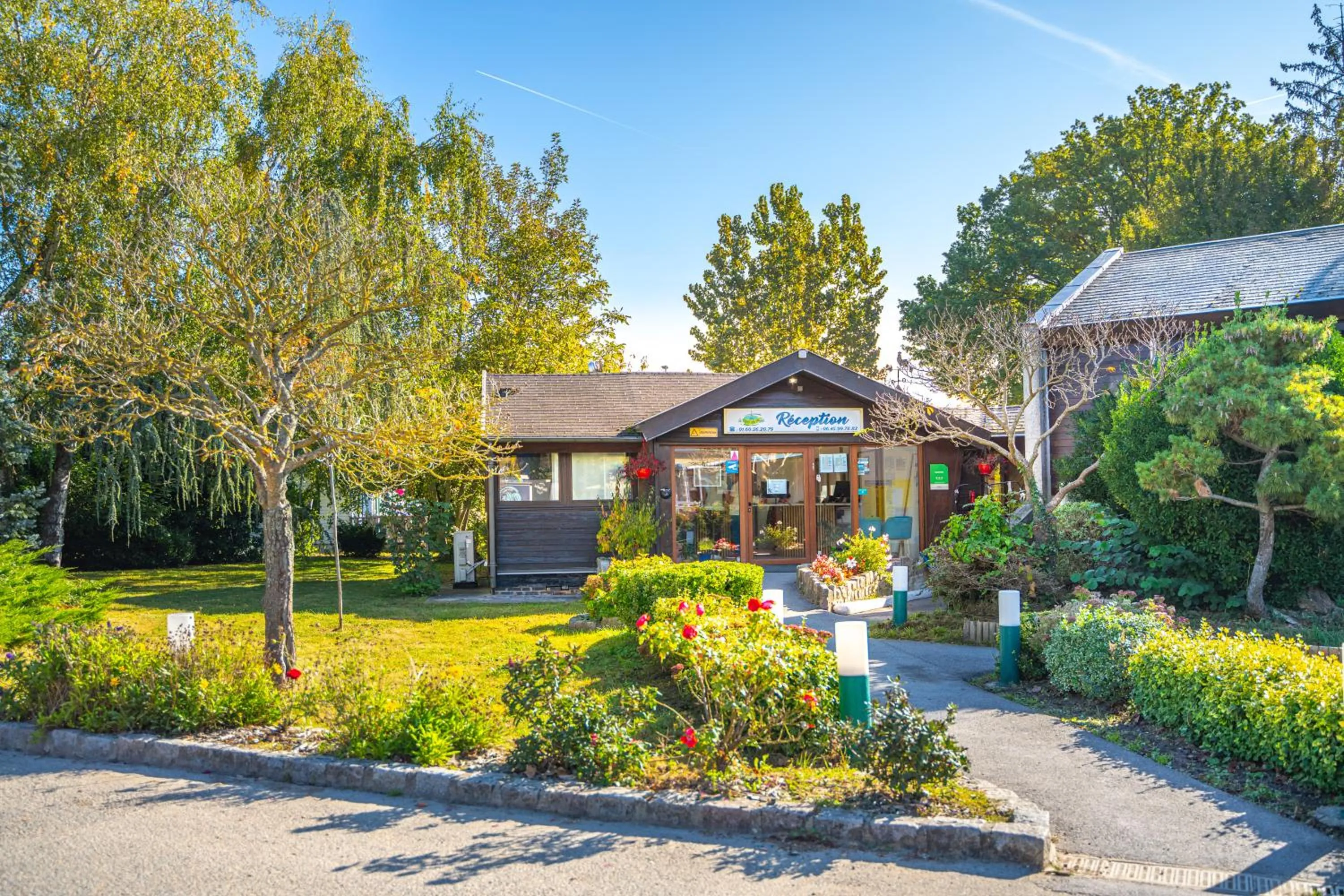 Property building in Camping Le Parc de Paris