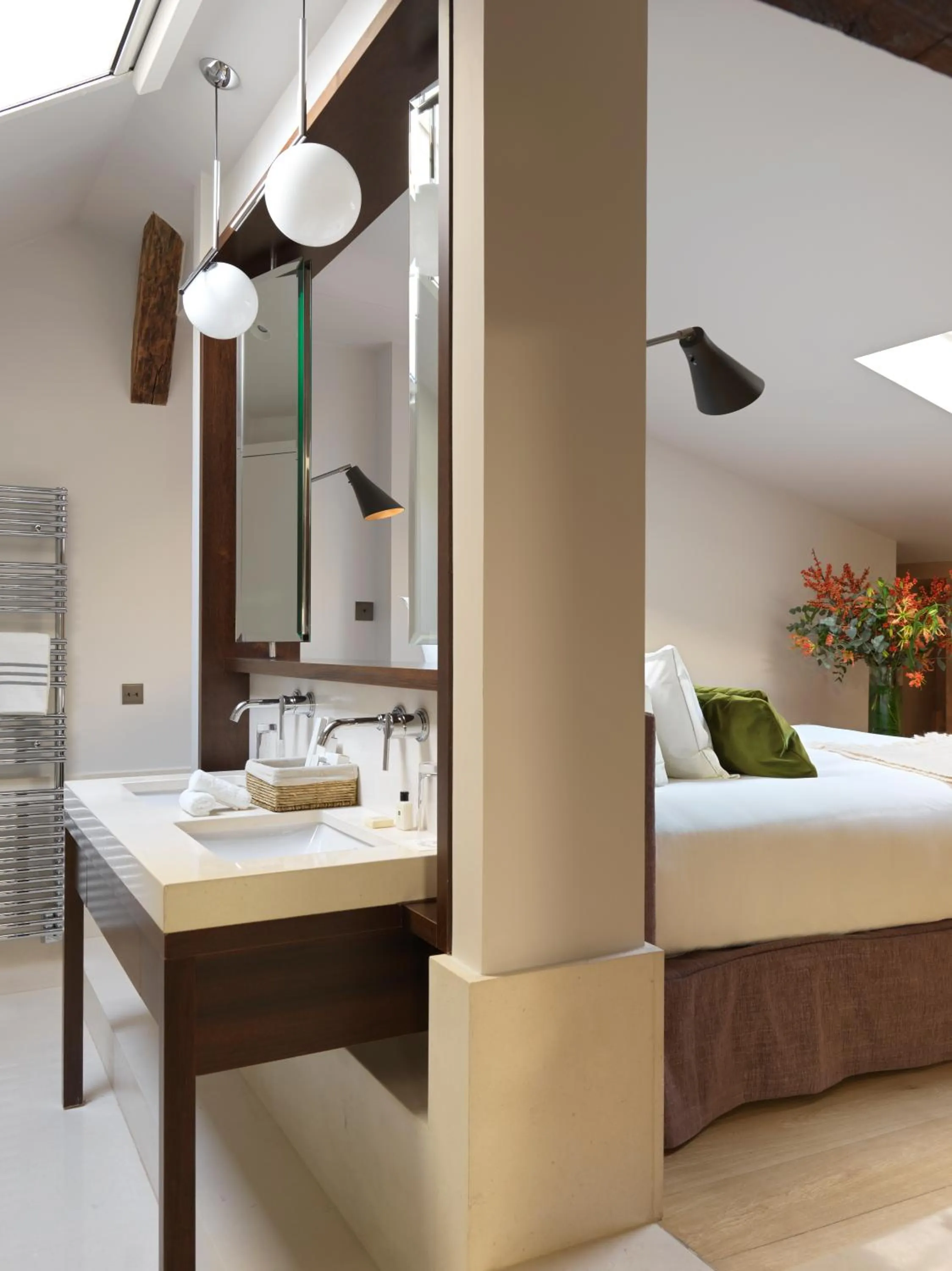 Bedroom, Bed in Hotel de Pourtales