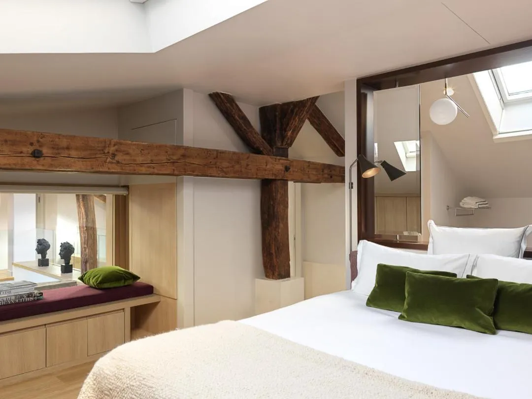 Bed in Hotel de Pourtales