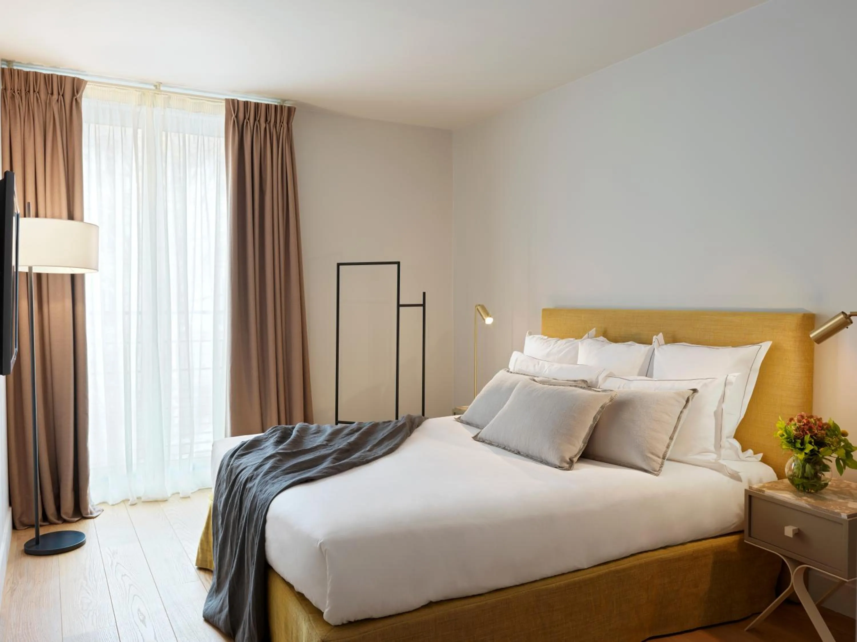 Bed in Hotel de Pourtales