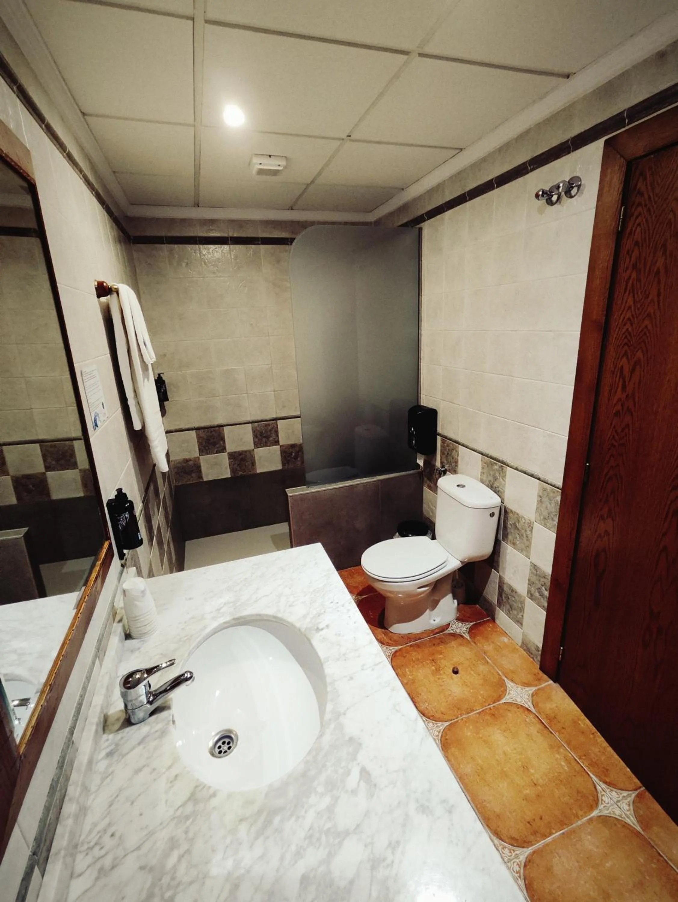 Shower in Hostal La Posada