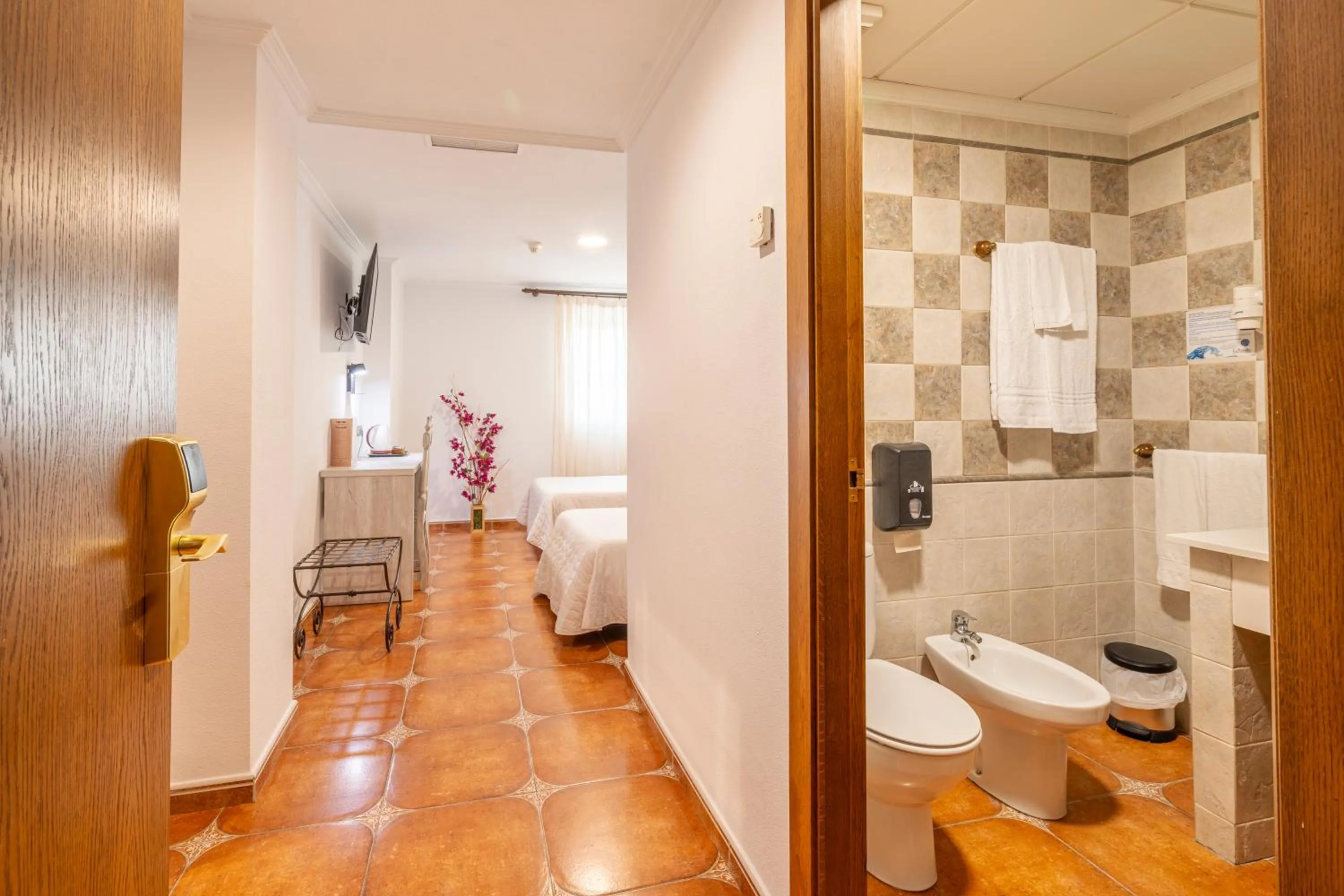 Shower in Hostal La Posada