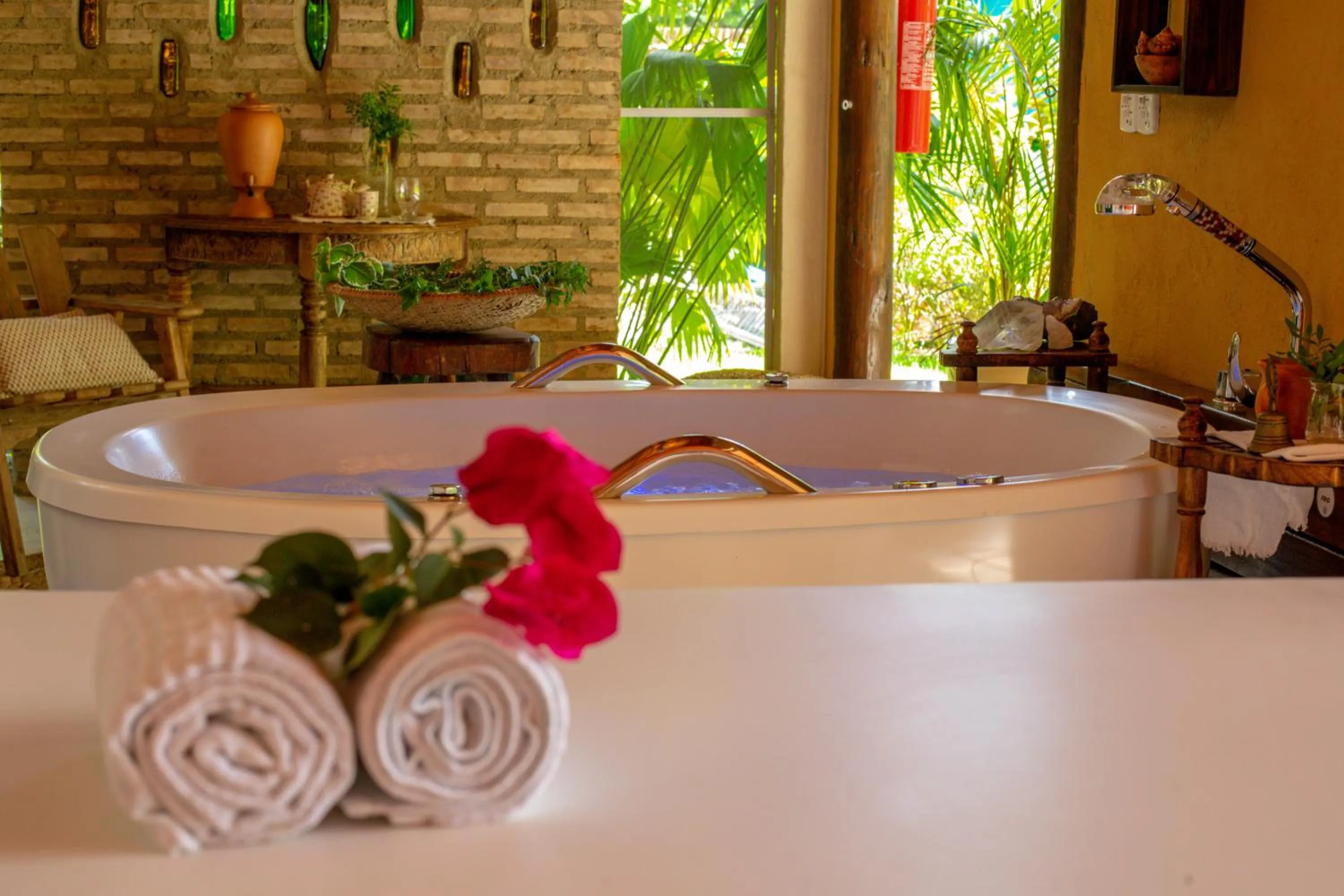 Hot Tub in Paraíso Ecológico Pousada & SPA