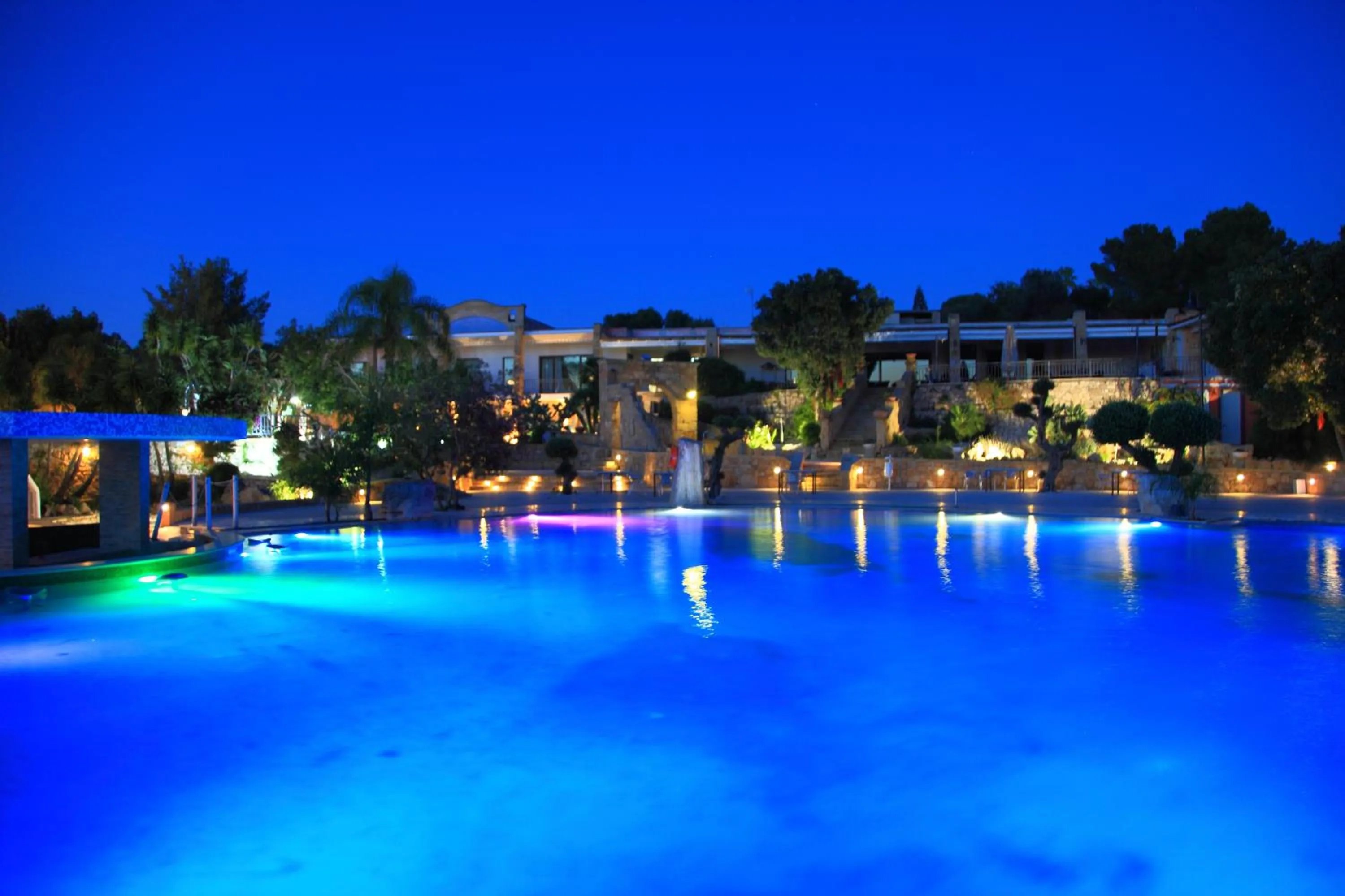 Swimming pool in Eden Resort Country