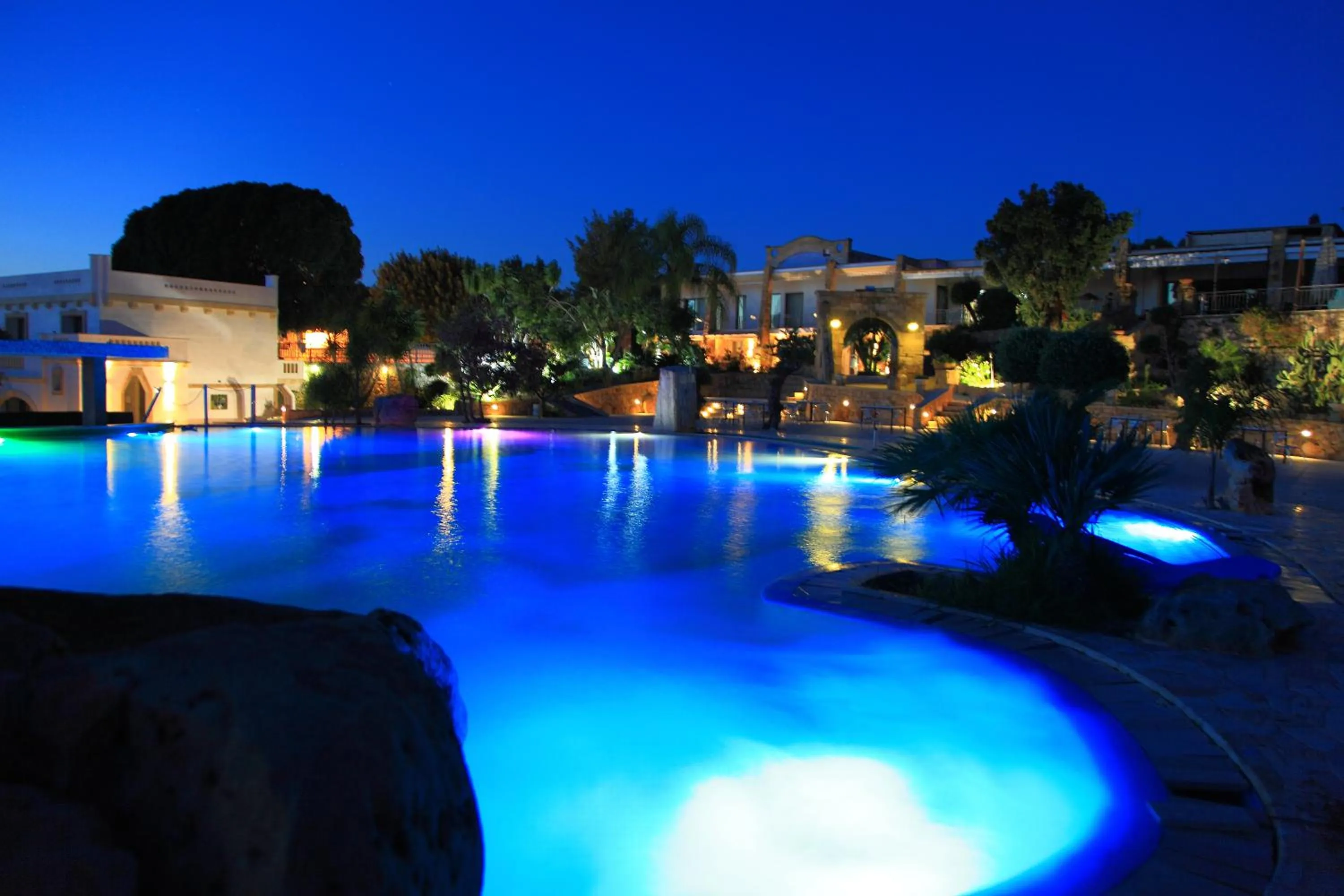 Night in Eden Resort Country