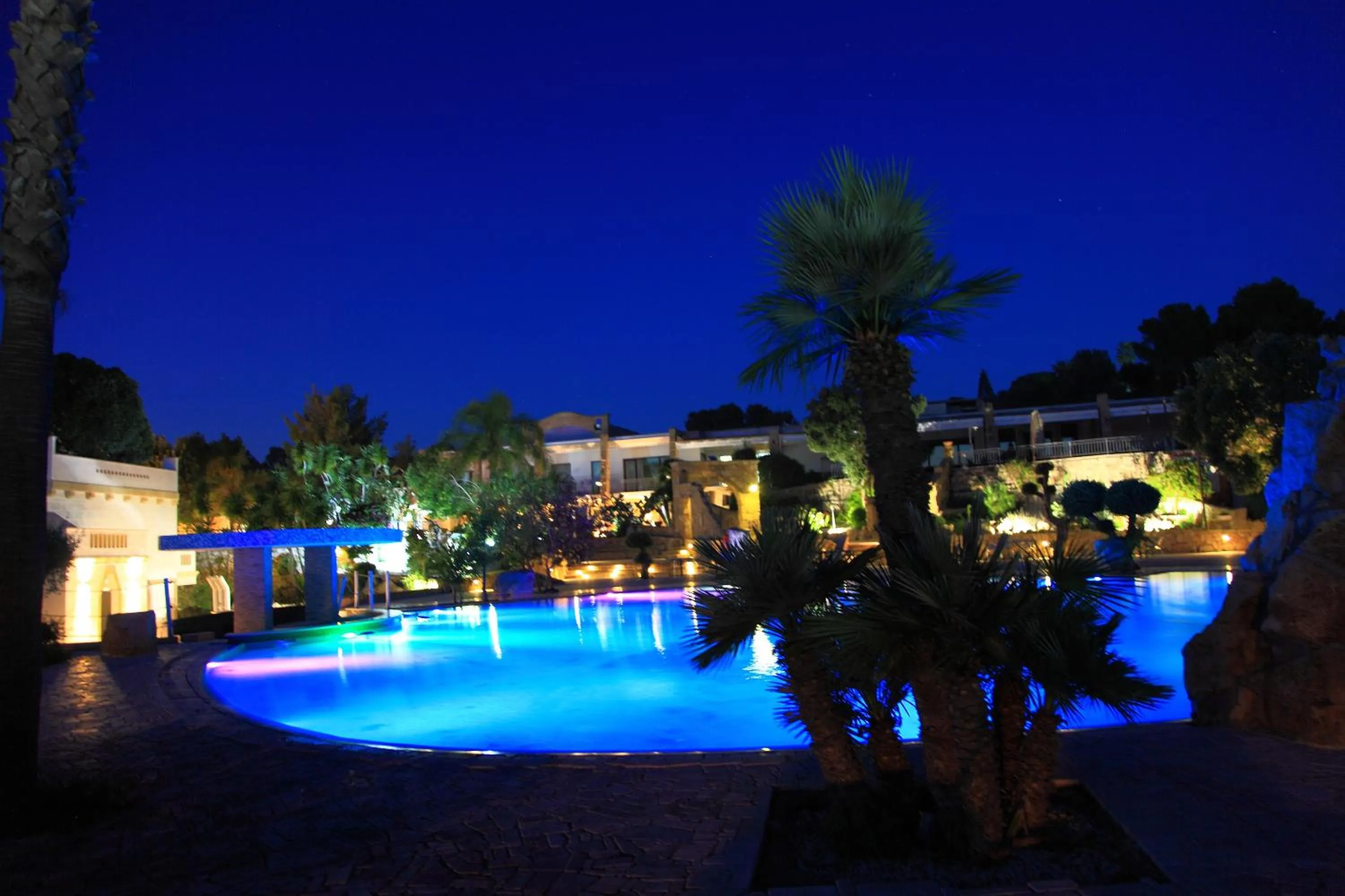 Swimming pool in Eden Resort Country