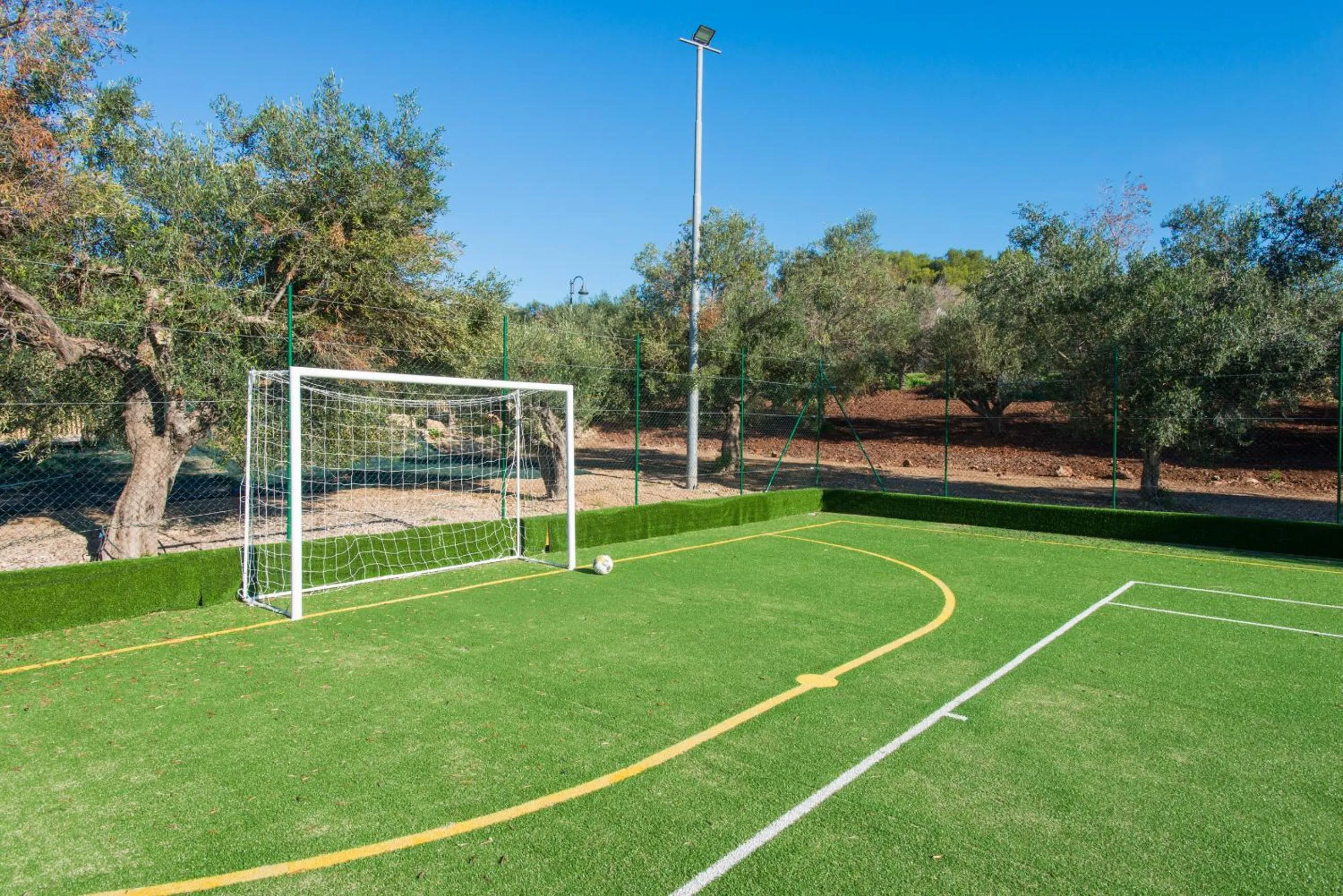 Tennis court in Eden Resort Country