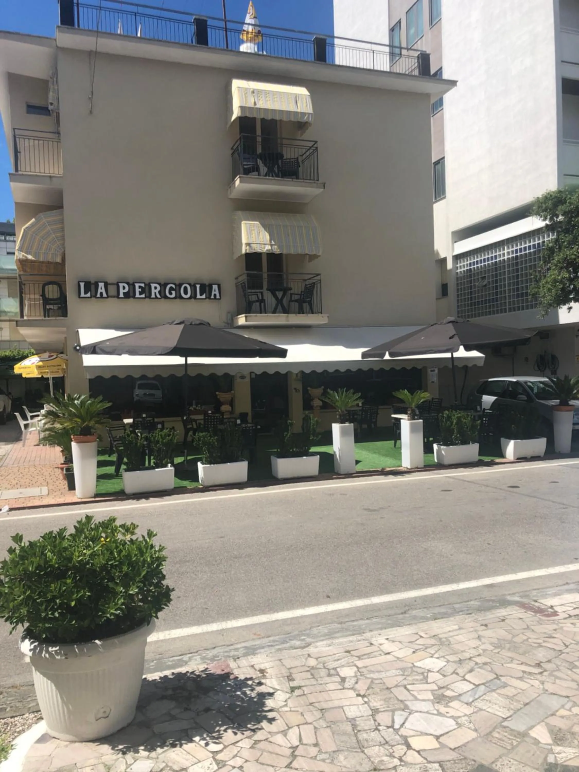 Facade/entrance in Hotel La Pergola