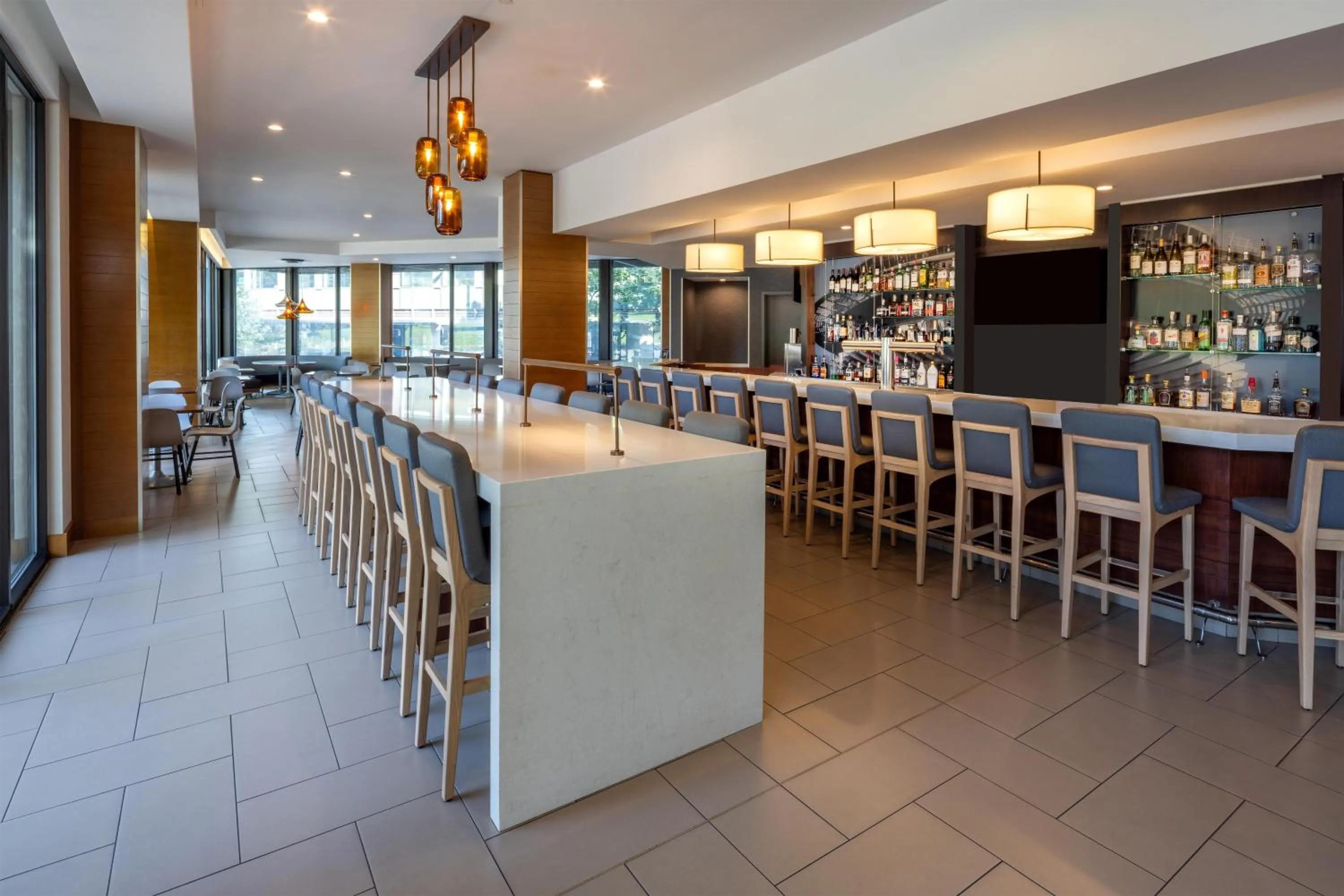 Lounge or bar in Hyatt House Seattle Downtown