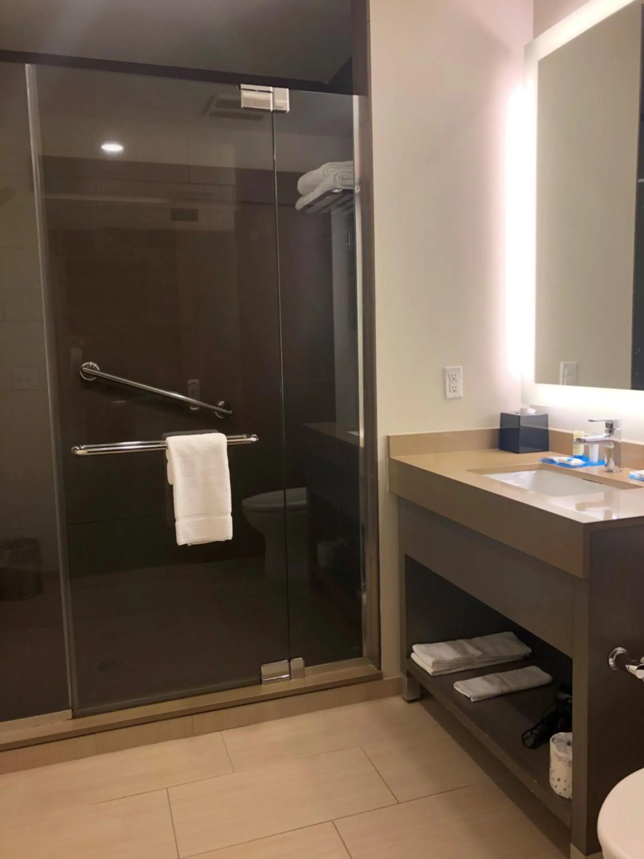 Queen Studio Suite with Space Needle View - Mobility Accessible in Hyatt House Seattle Downtown Queen Studio Suite with Space Needle View - Mobility Accessible in Hyatt House Seattle Downtown