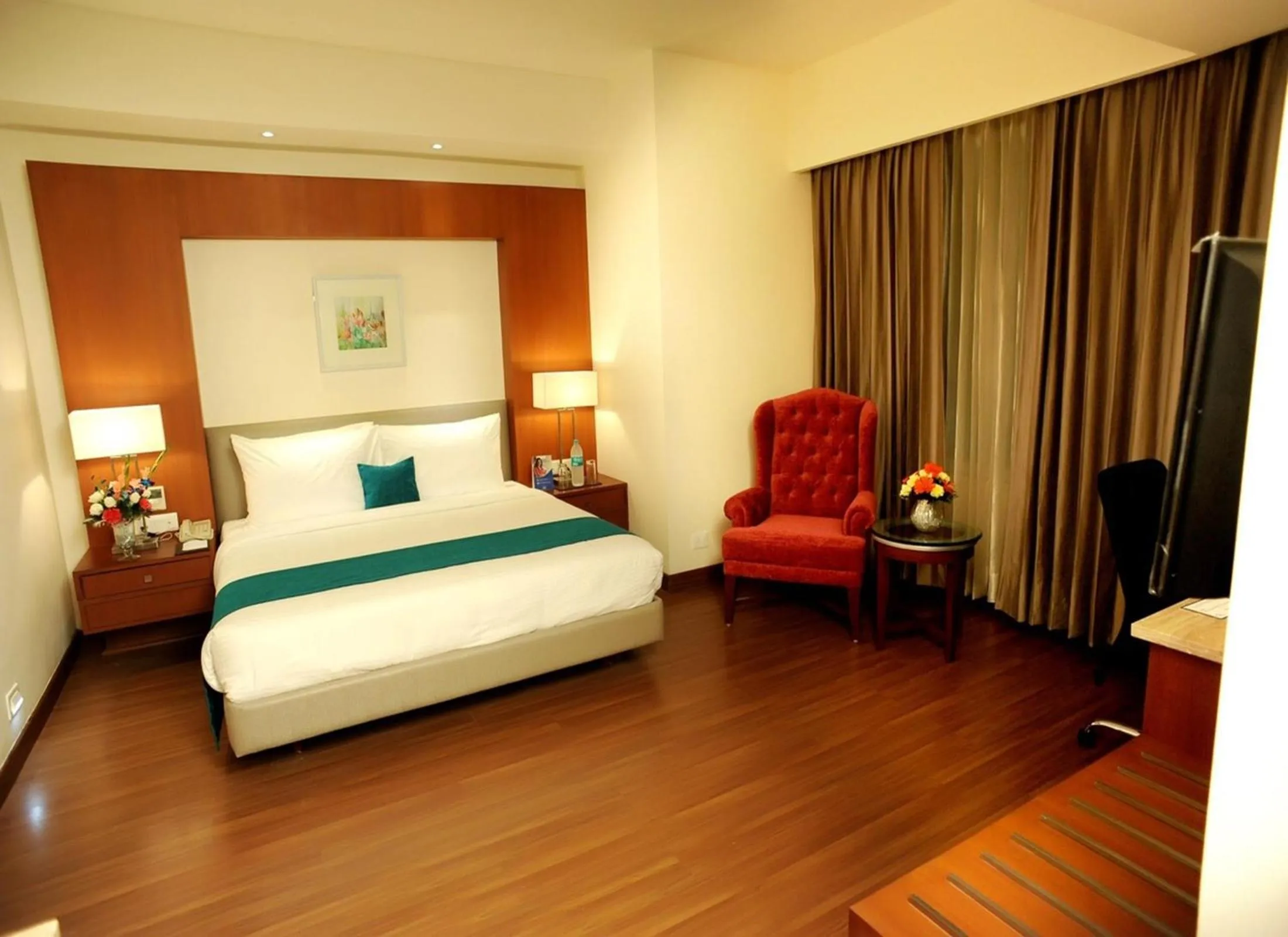 Bedroom, Bed in Sarovar Portico- Jalandhar