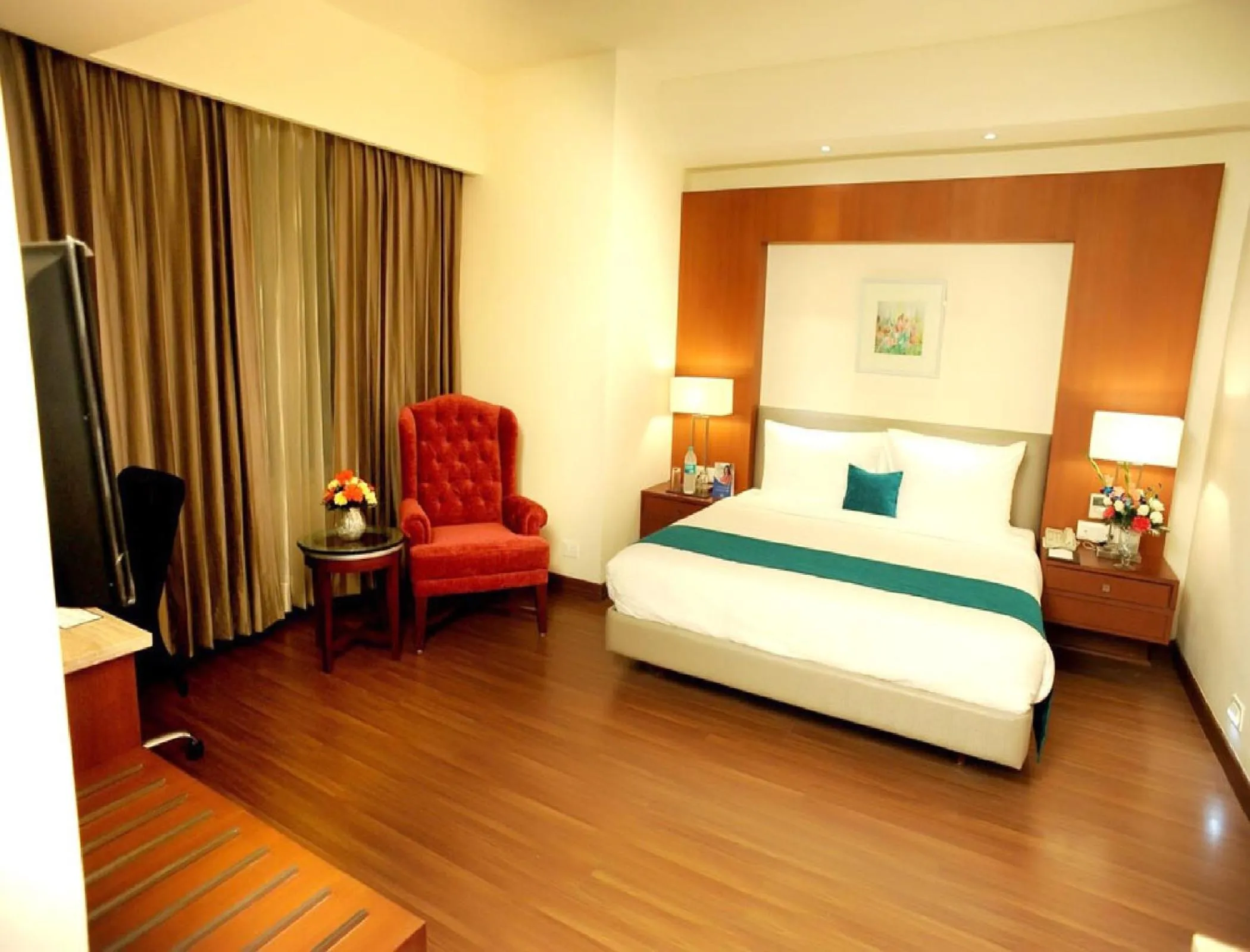 Bedroom, Bed in Sarovar Portico- Jalandhar