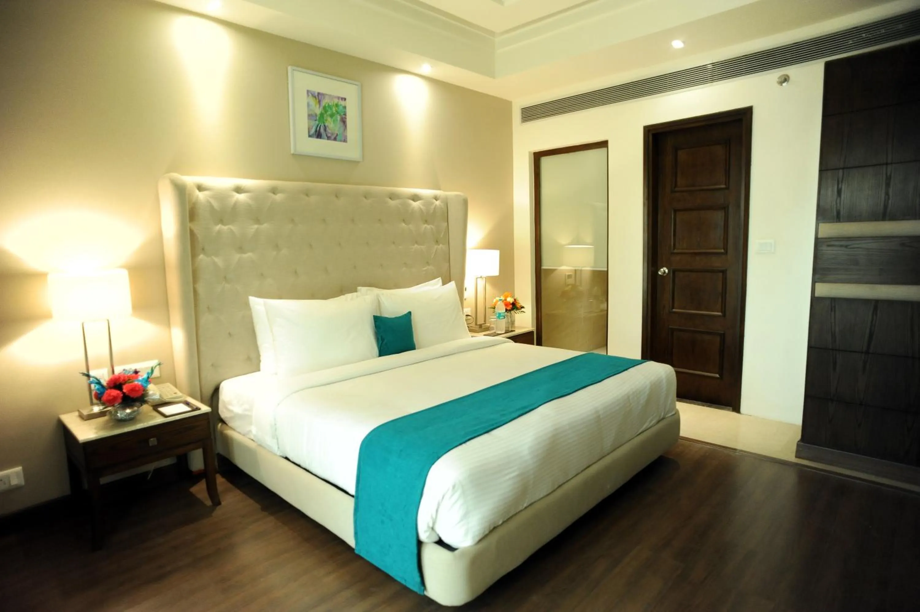 Bedroom, Bed in Sarovar Portico- Jalandhar