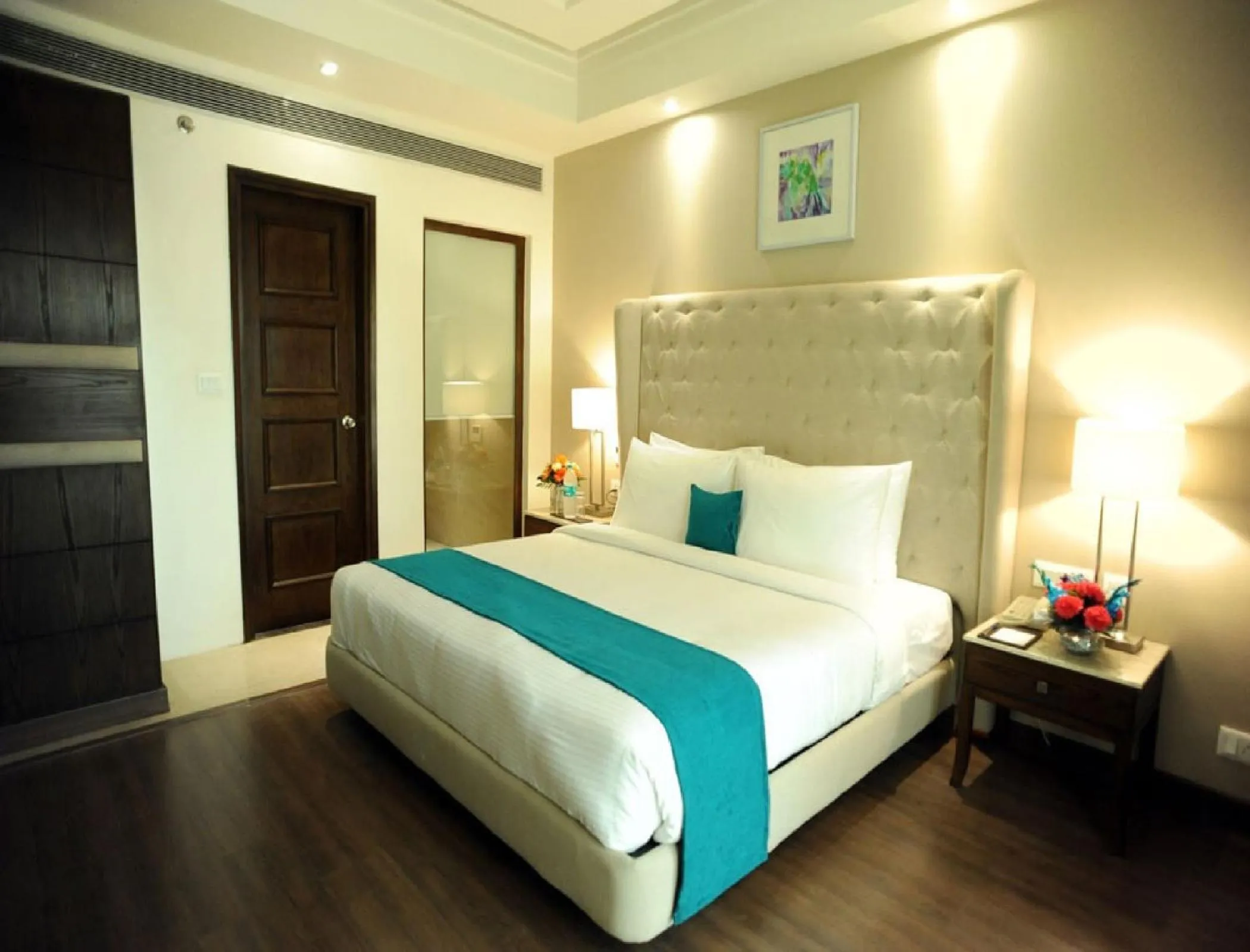 Bedroom, Bed in Sarovar Portico- Jalandhar