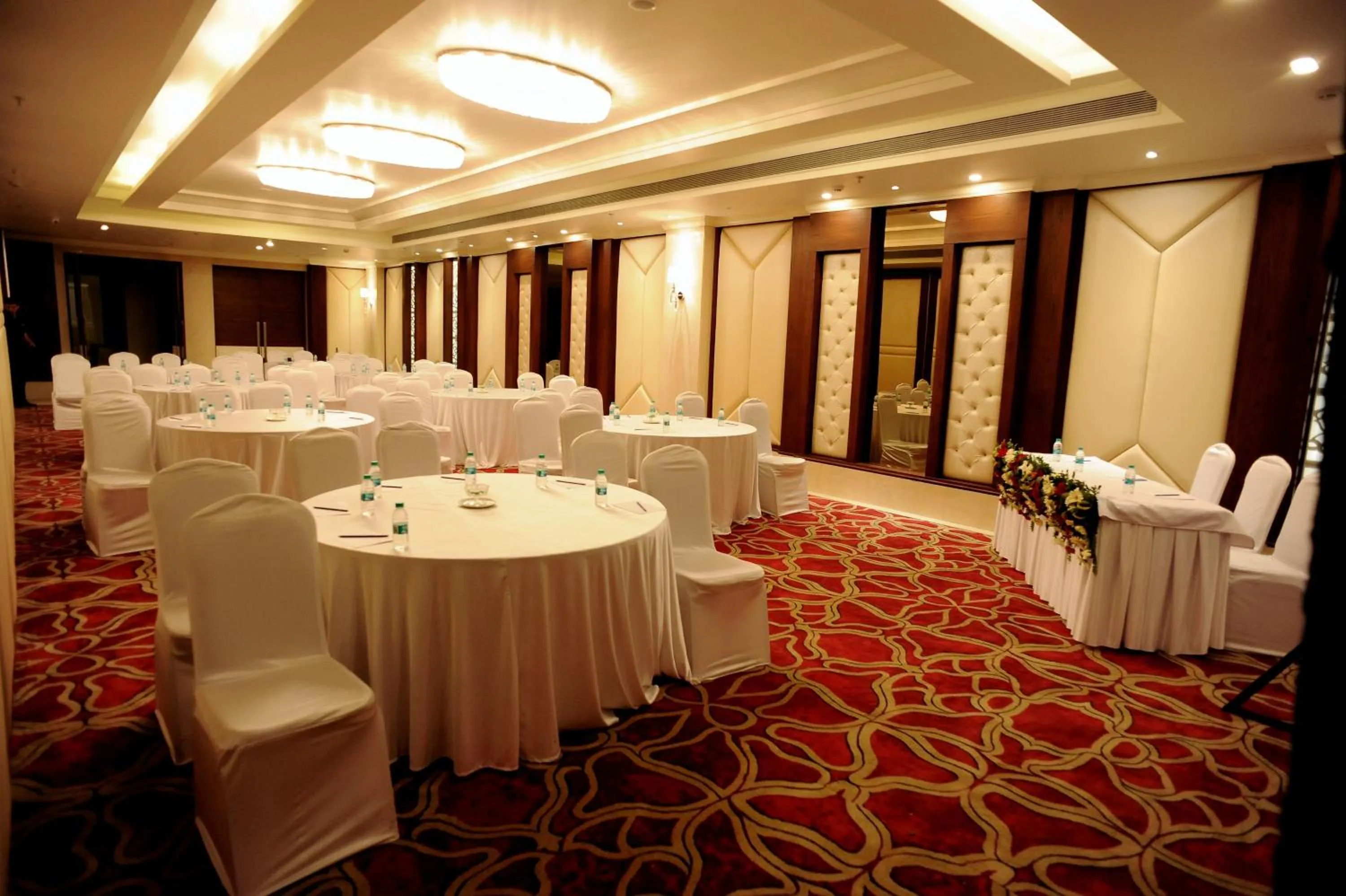 Banquet/Function facilities in Sarovar Portico- Jalandhar