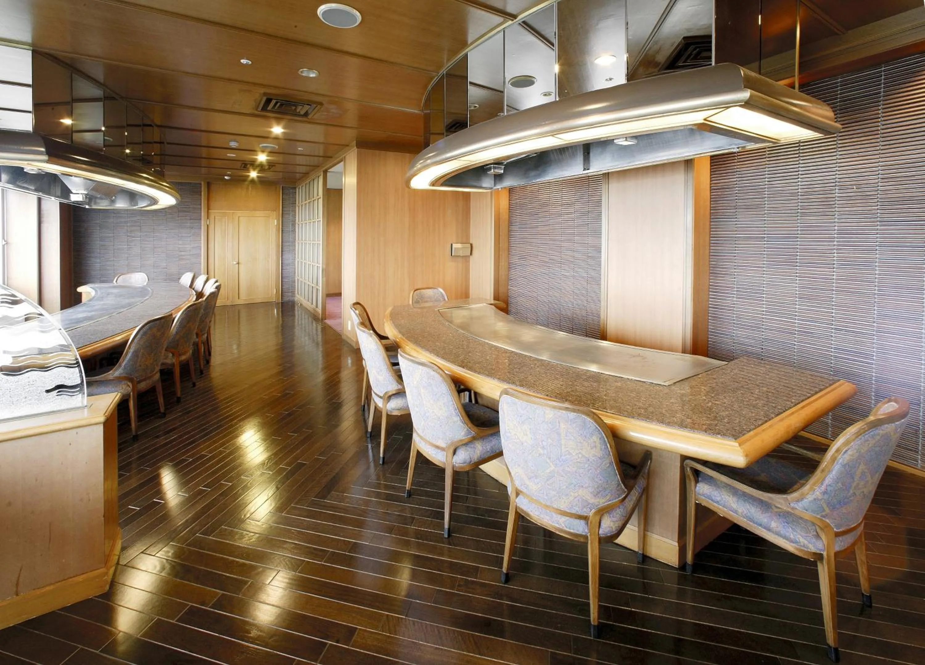 Restaurant/places to eat in Hotel New Omi