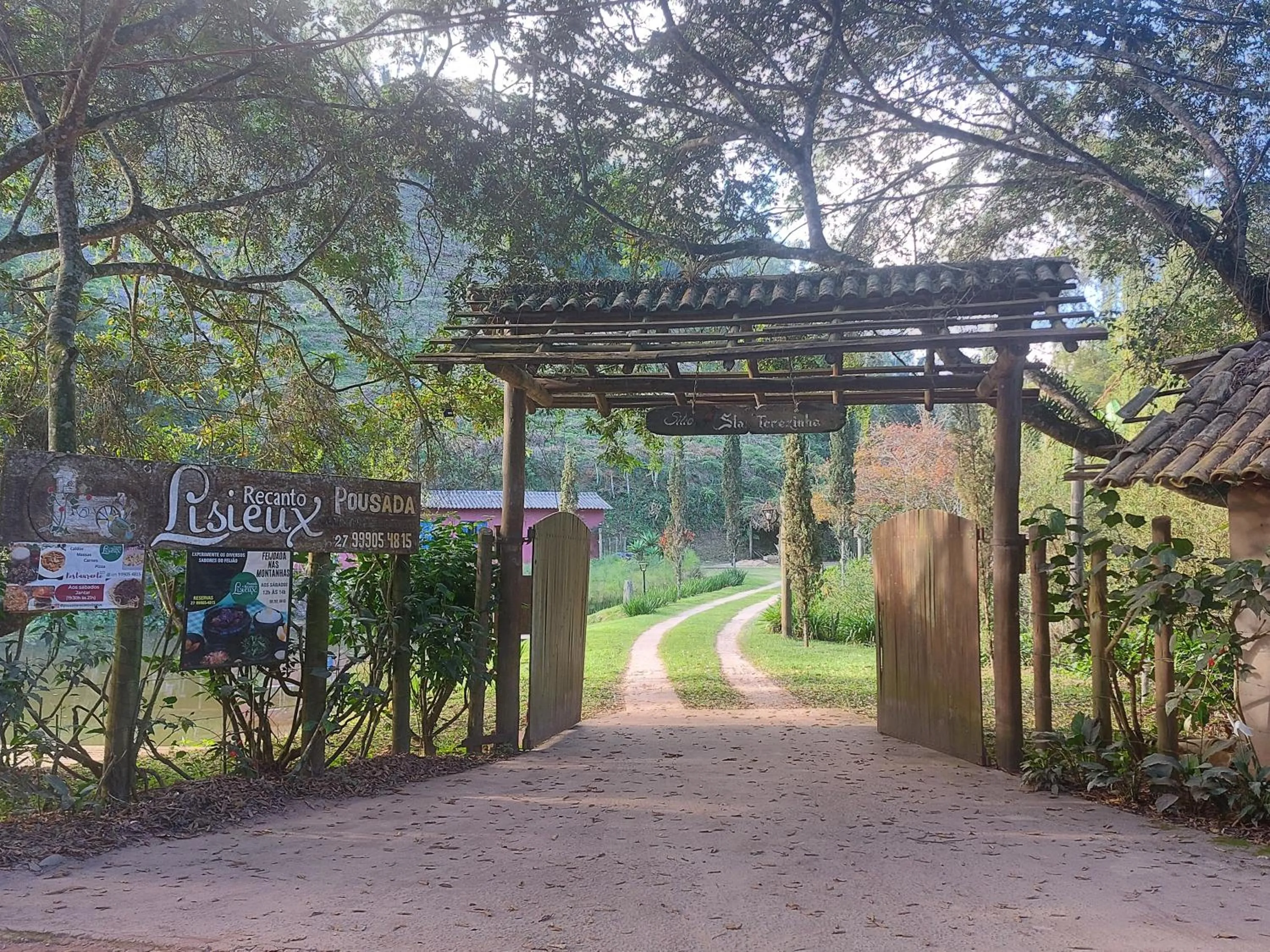 Facade/entrance in Pousada Lisieux