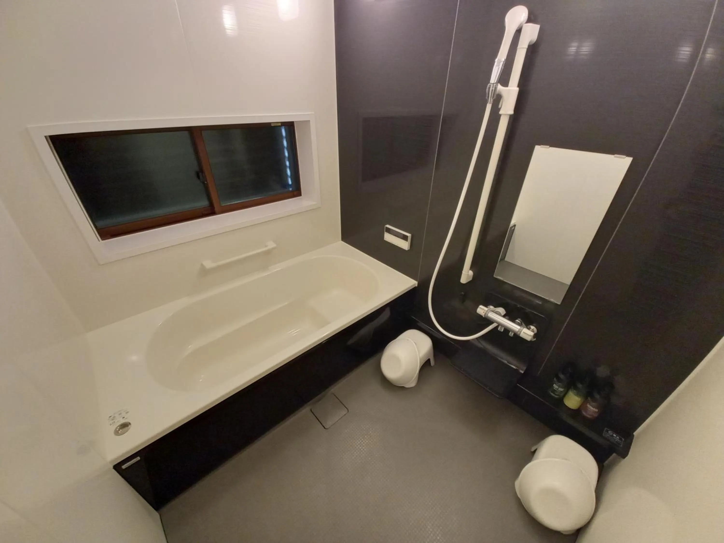 Shower in Villa Orange Cabin