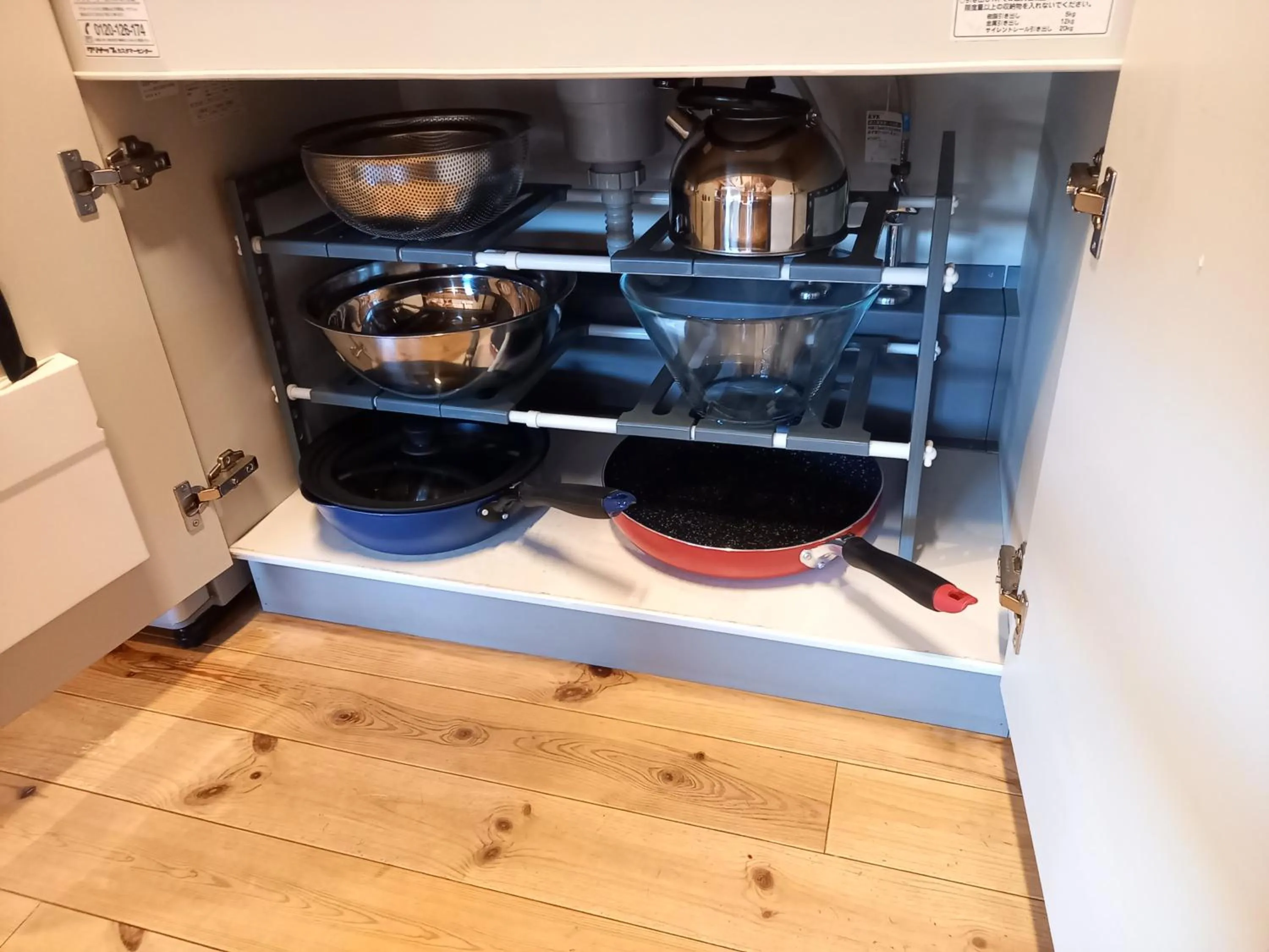 Kitchen or kitchenette in Villa Orange Cabin