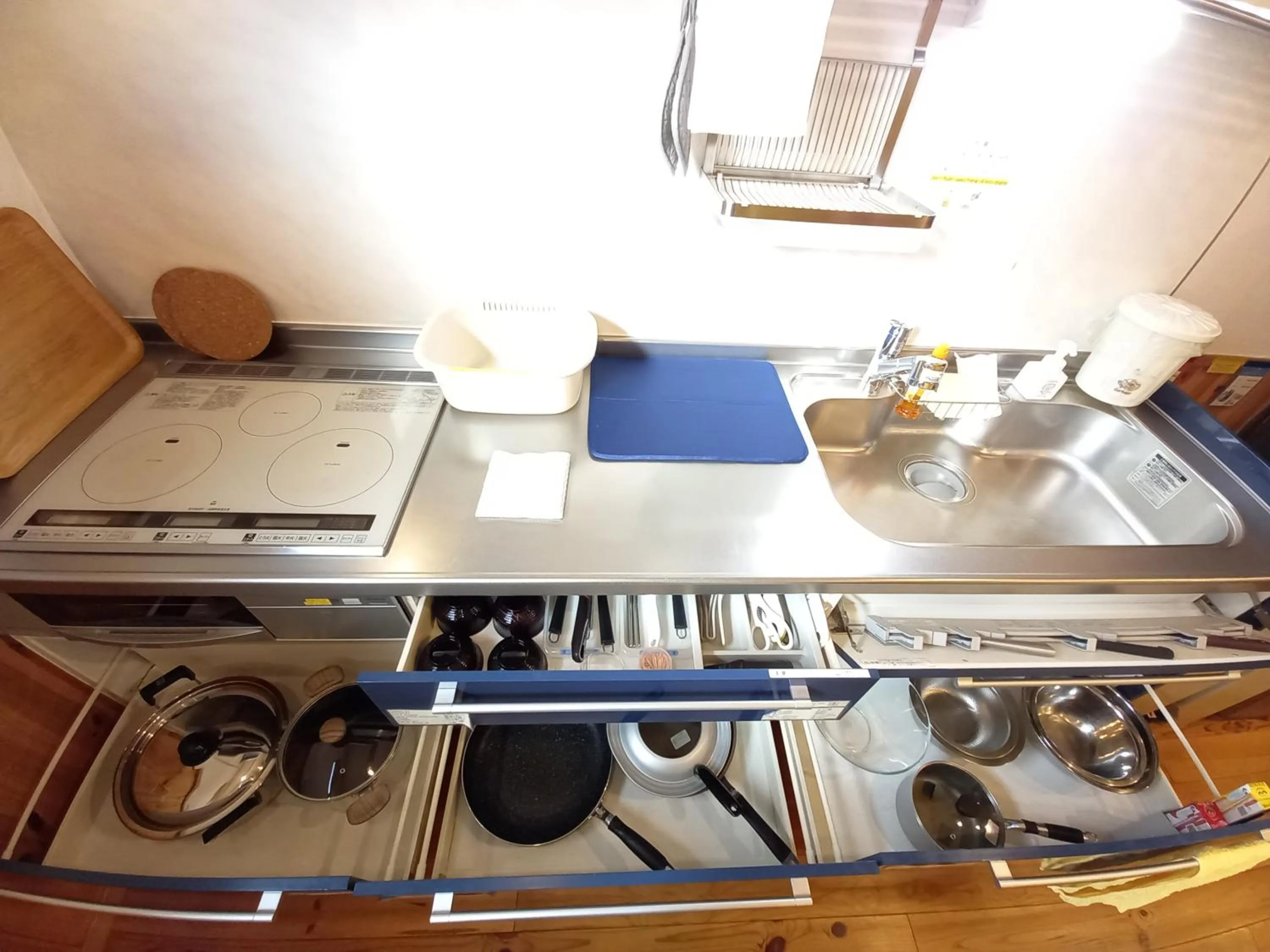 Kitchen or kitchenette in Villa Orange Cabin