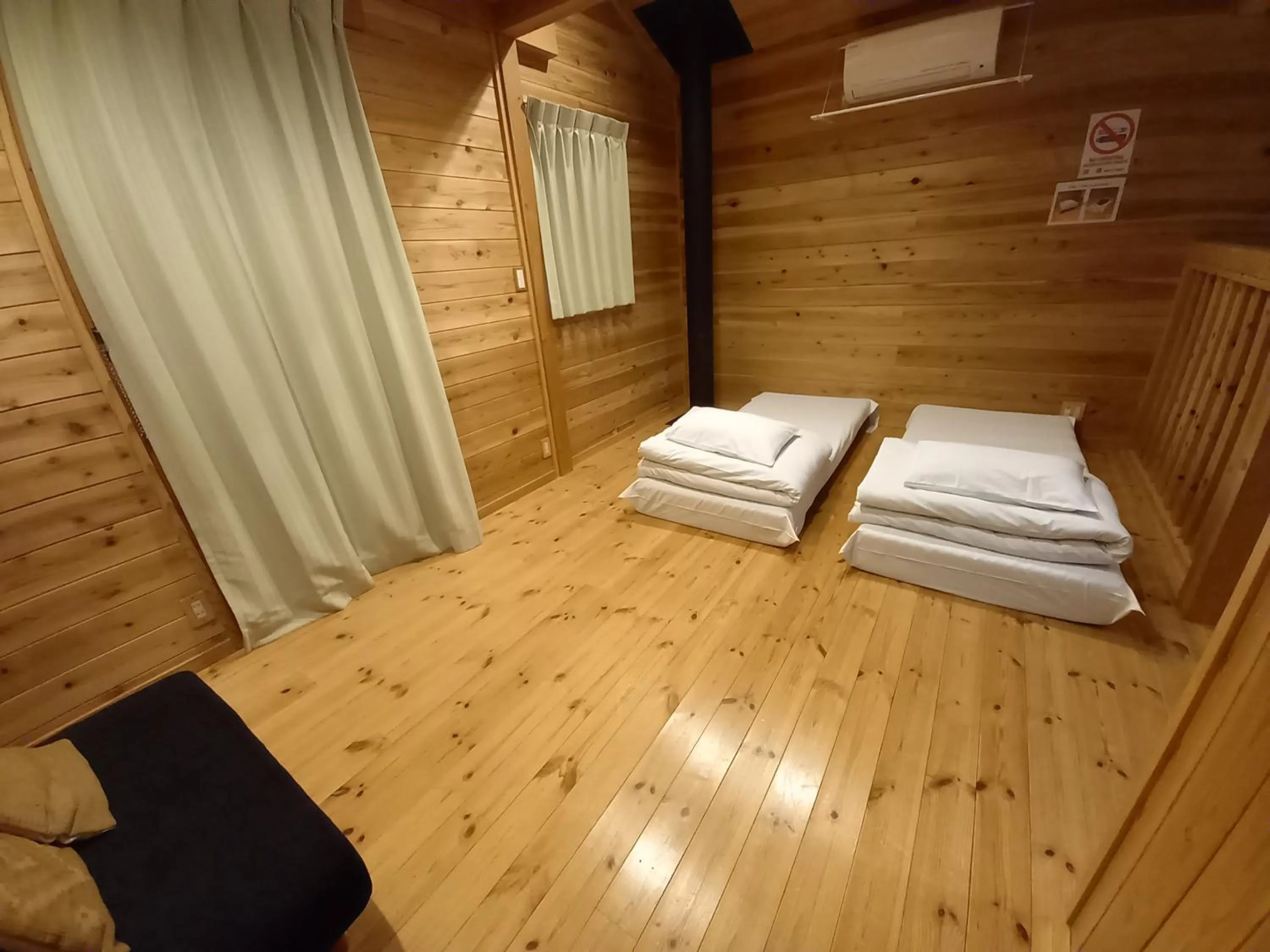 Photo of the whole room, Bed in Villa Orange Cabin