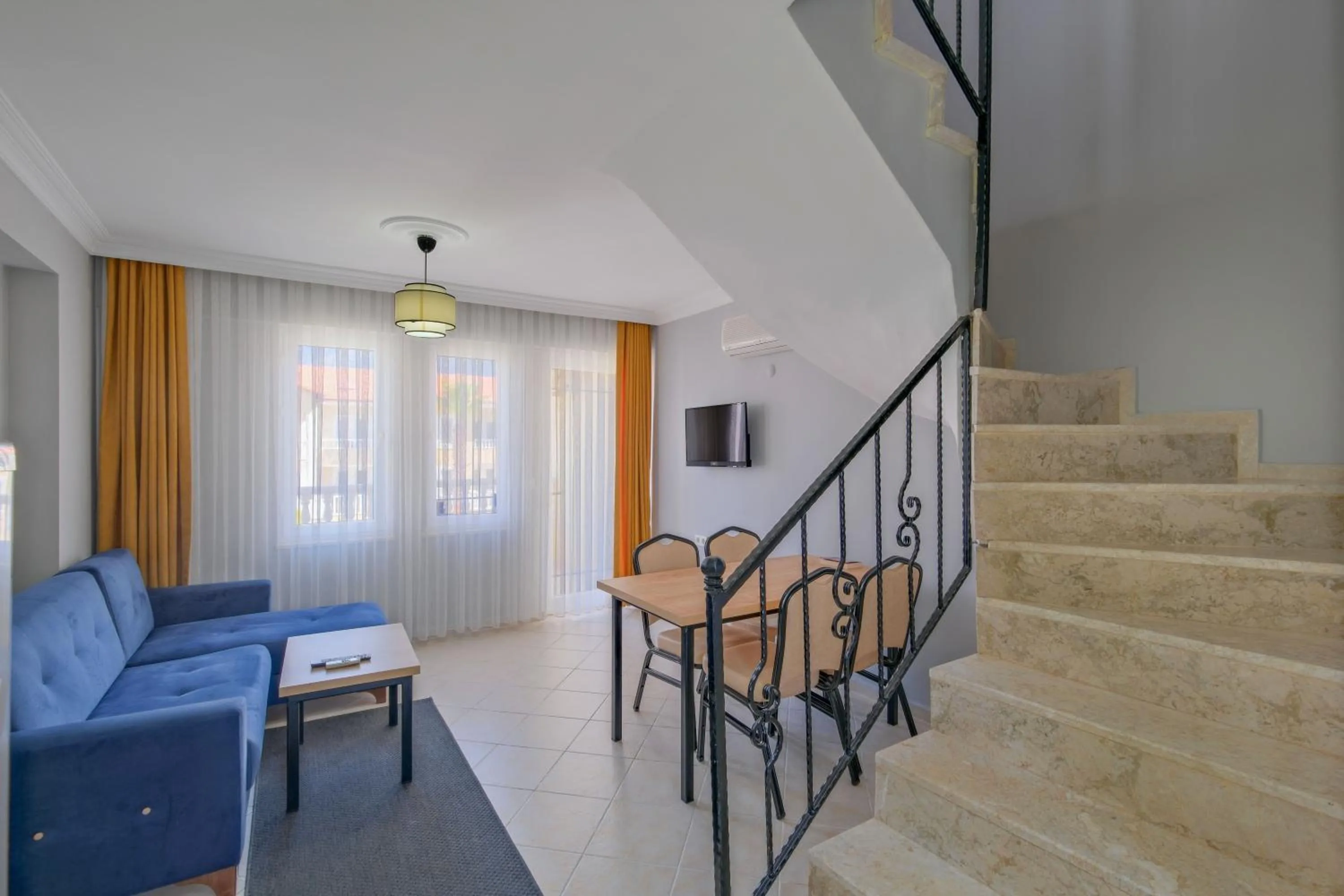 TV and multimedia in Gold Lion Apart Hotel