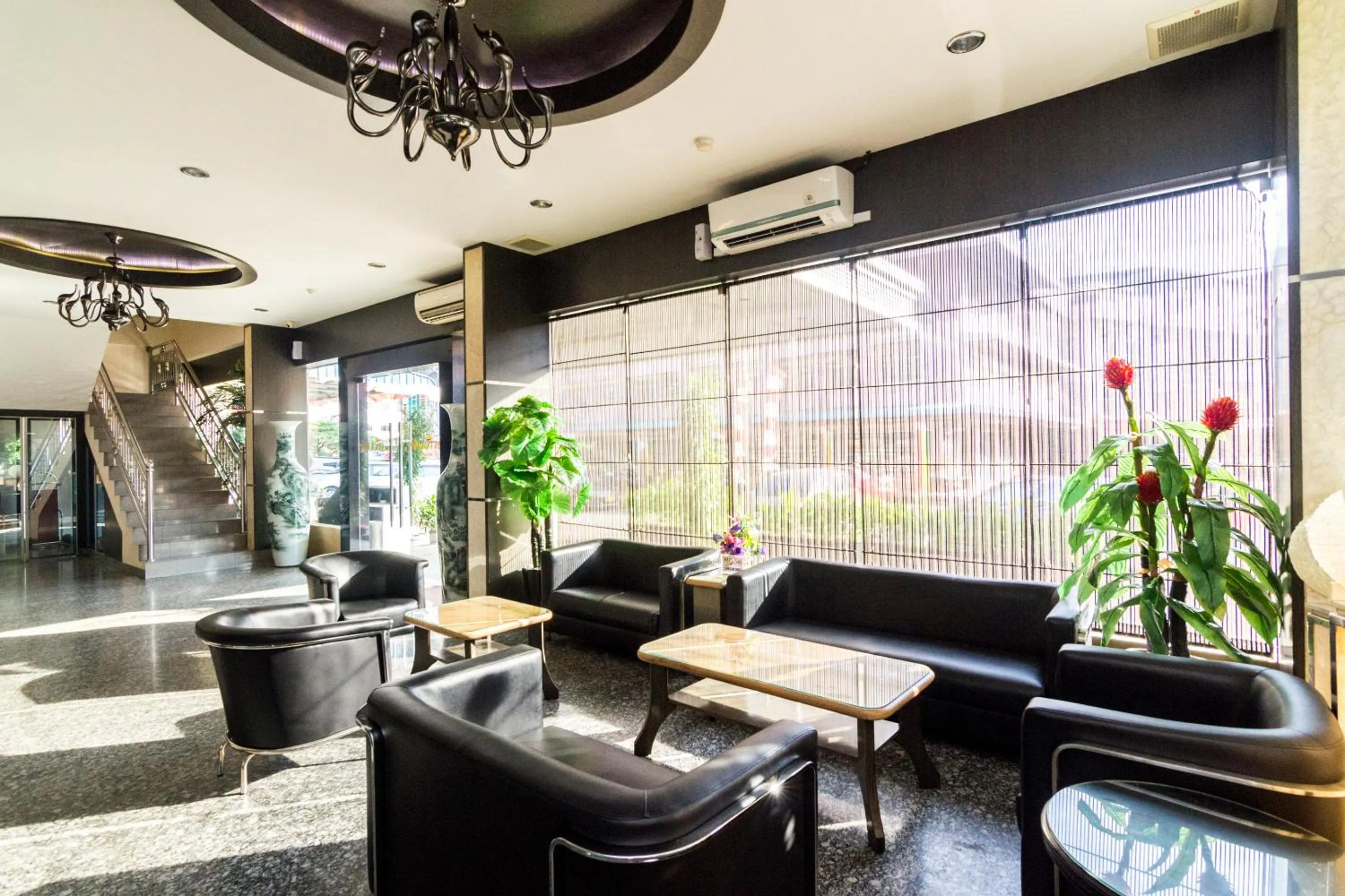 Lobby or reception in Lovina Inn - Nagoya Batam