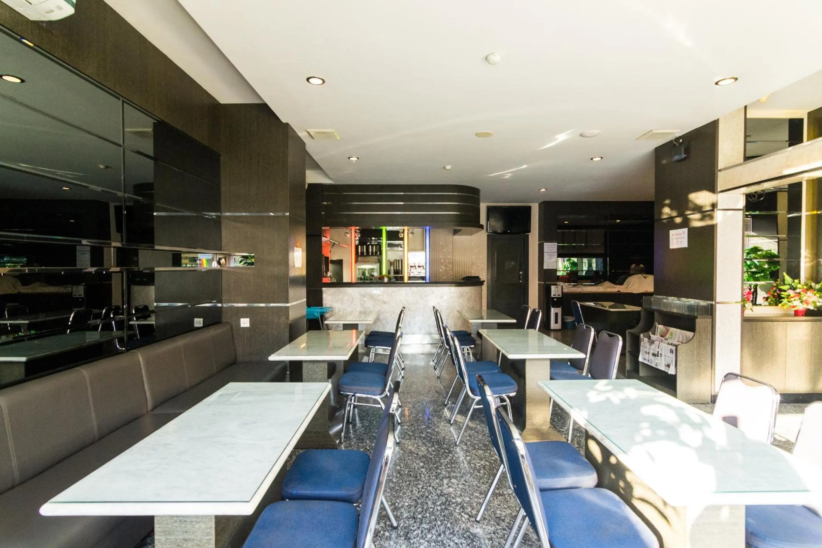 Restaurant/places to eat in Lovina Inn - Nagoya Batam