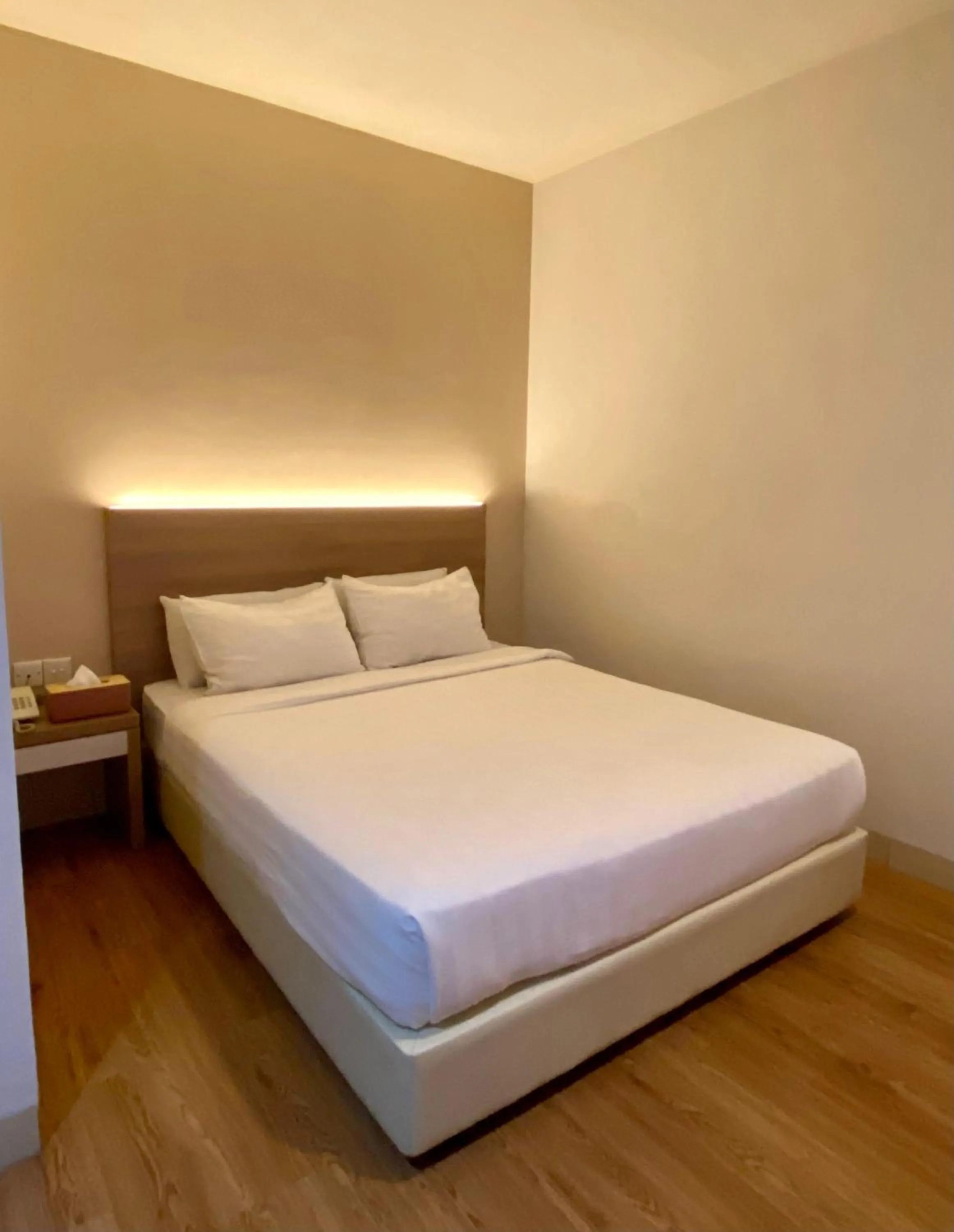 Bed in Lovina Inn - Nagoya Batam