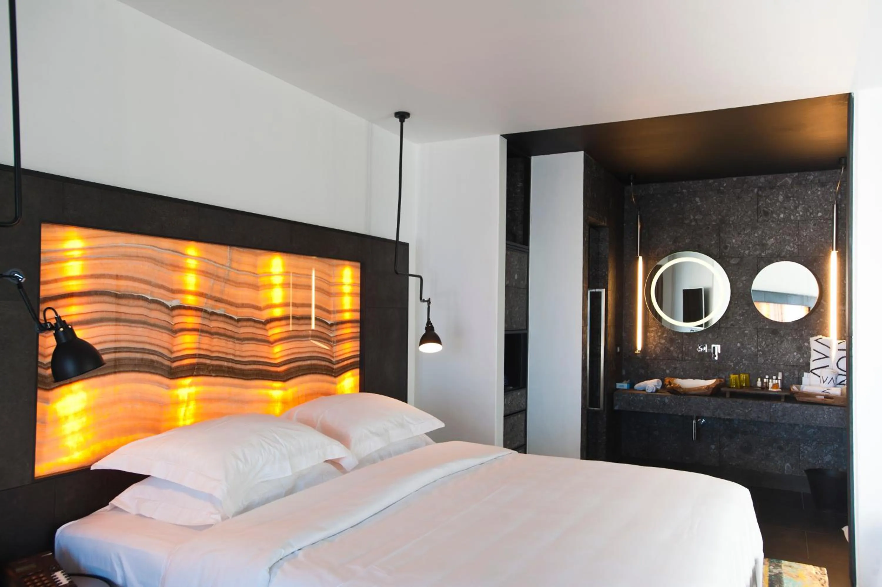 Photo of the whole room, Bed in Myconian Avaton, a Member of Design Hotels
