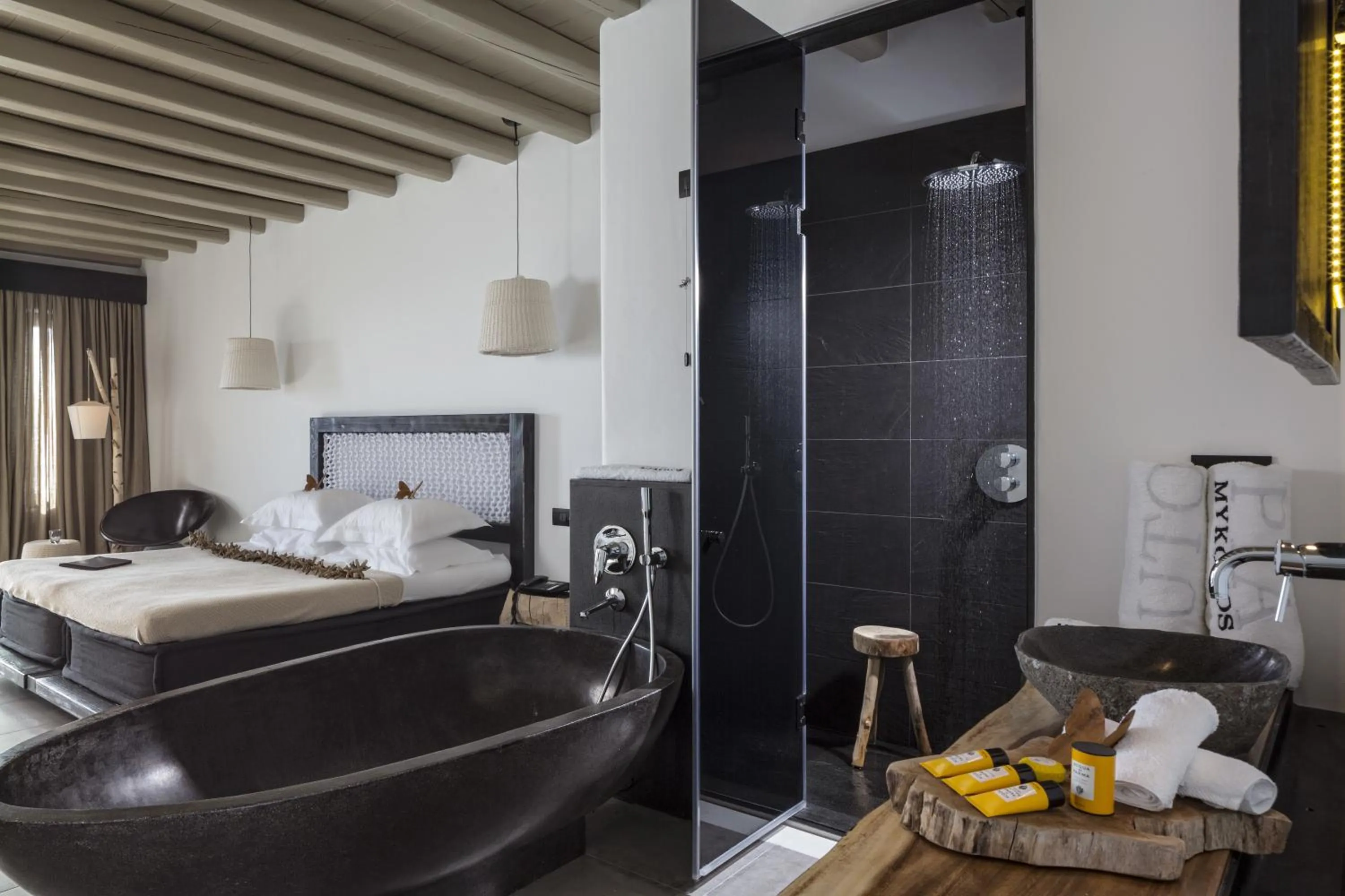 Photo of the whole room, Bed in Myconian Utopia Relais & Chateaux