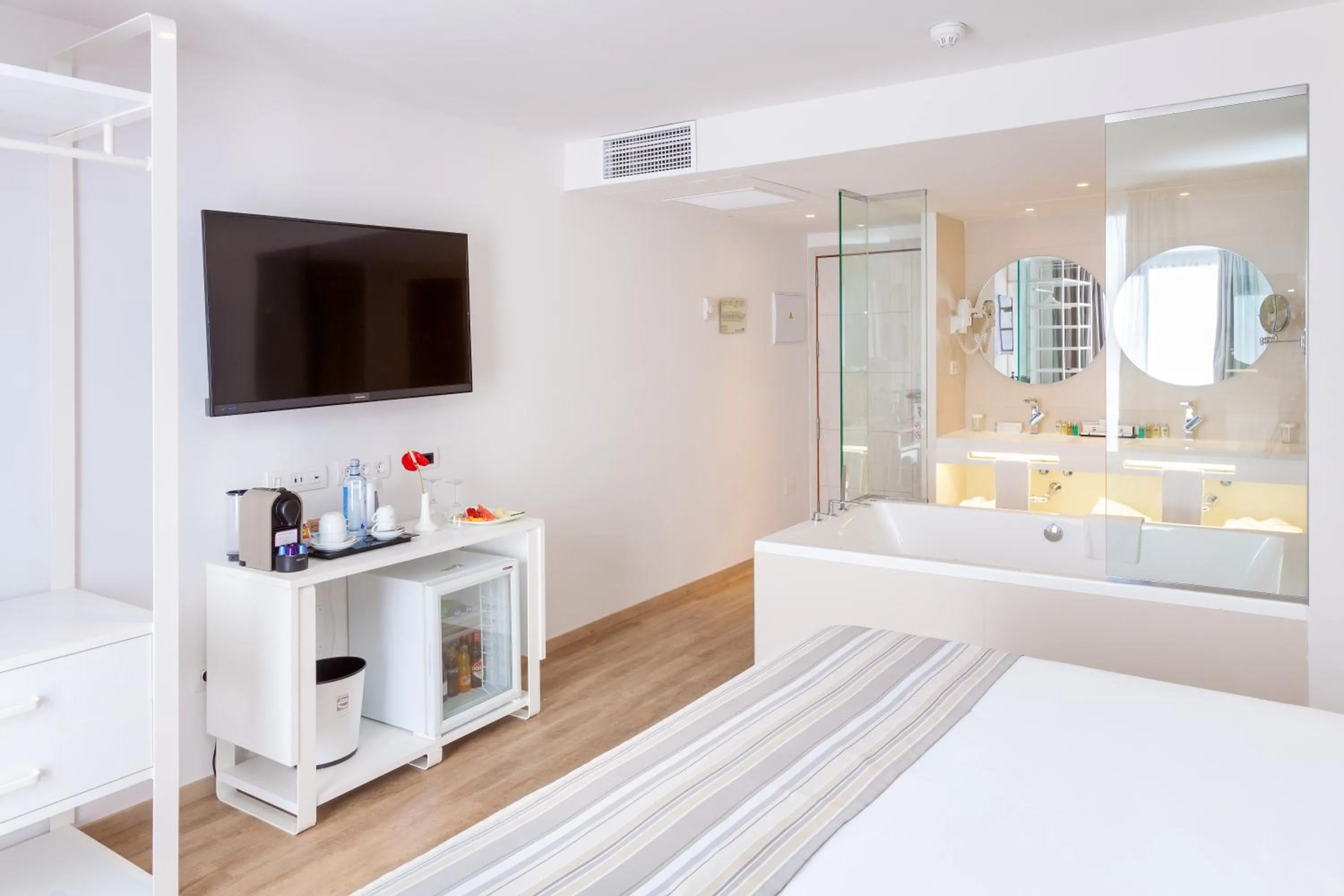 Bedroom, Bed in Tigotan Lovers & Friends Playa de las Americas - Adults Only (+18)