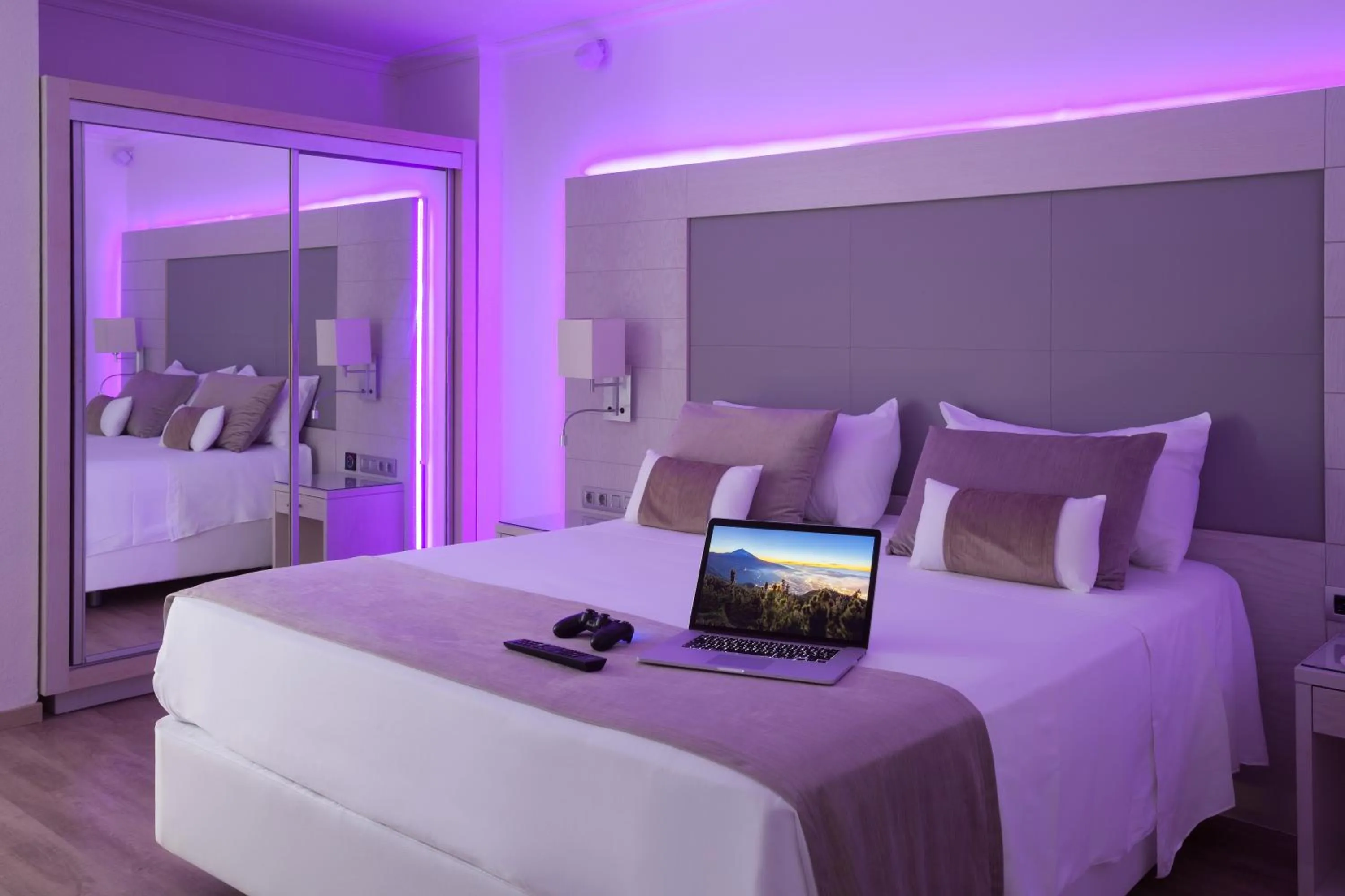 Bedroom, Bed in Tigotan Lovers & Friends Playa de las Americas - Adults Only (+18)