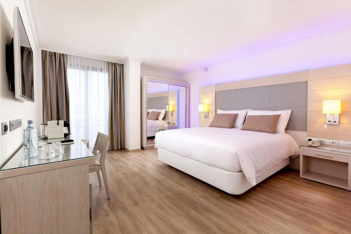 Photo of the whole room, Bed in Tigotan Lovers & Friends Playa de las Americas - Adults Only (+18)