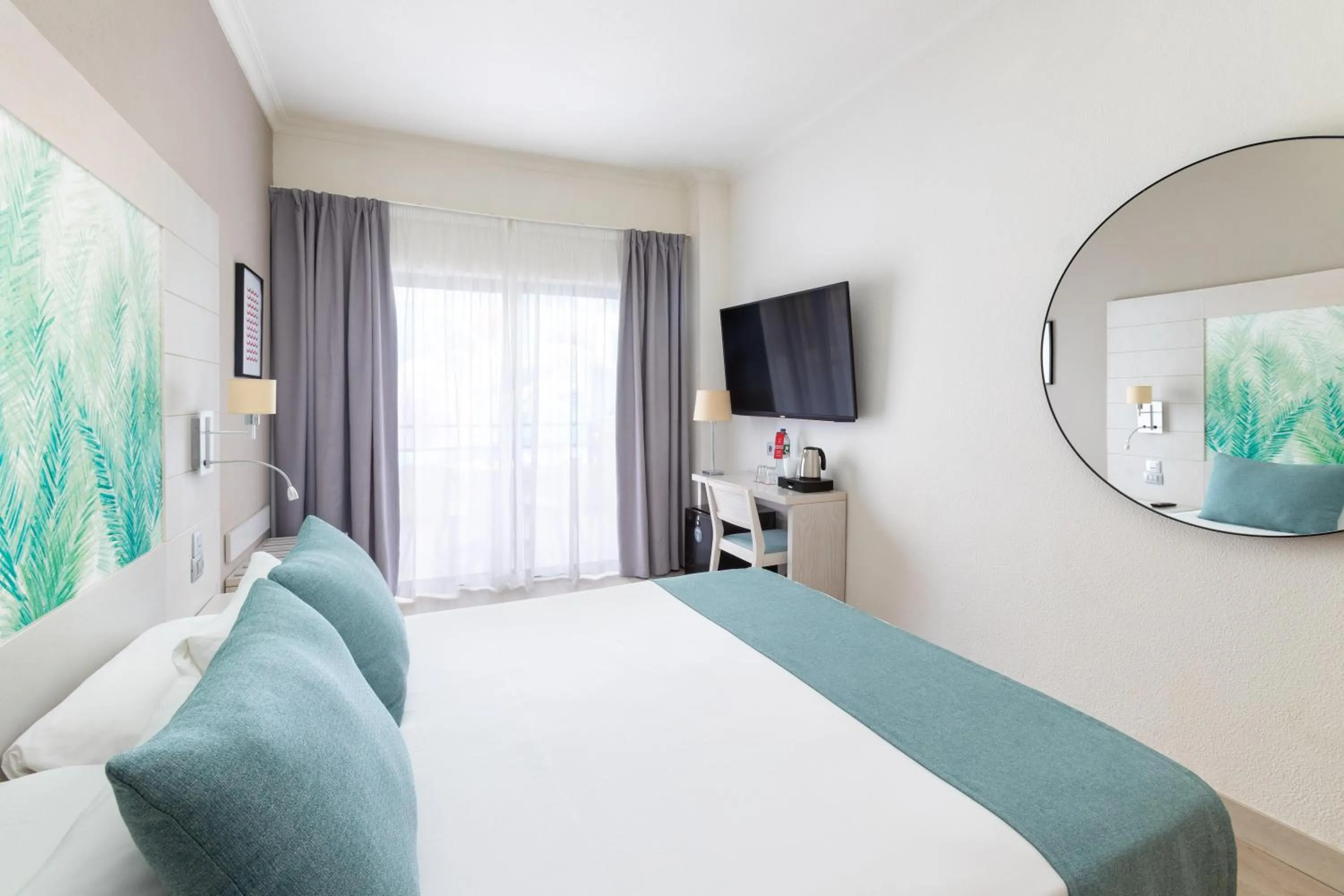 Photo of the whole room, Bed in Tigotan Lovers & Friends Playa de las Americas - Adults Only (+18)