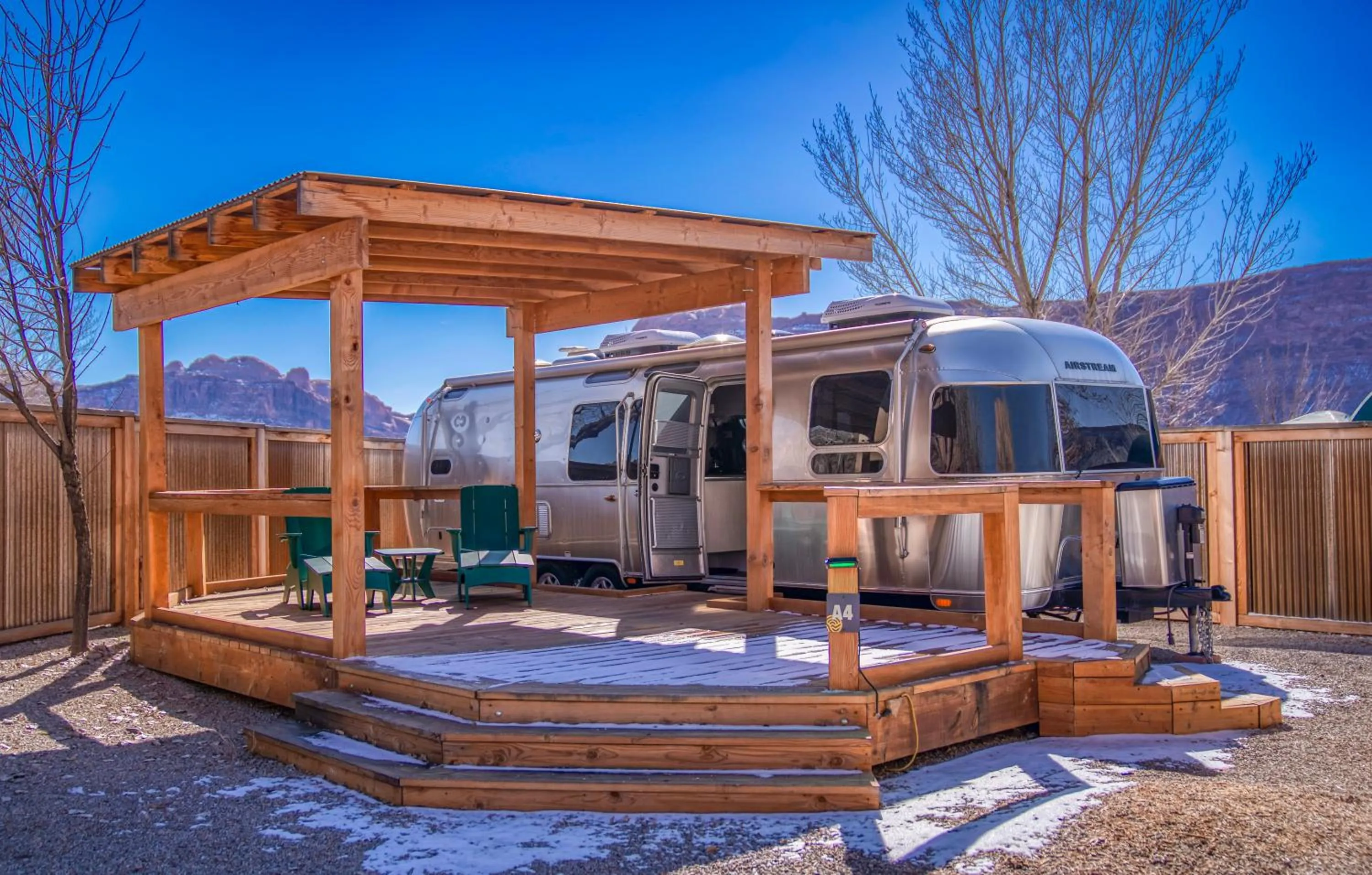 Patio in Sun Outdoors Arches Gateway
