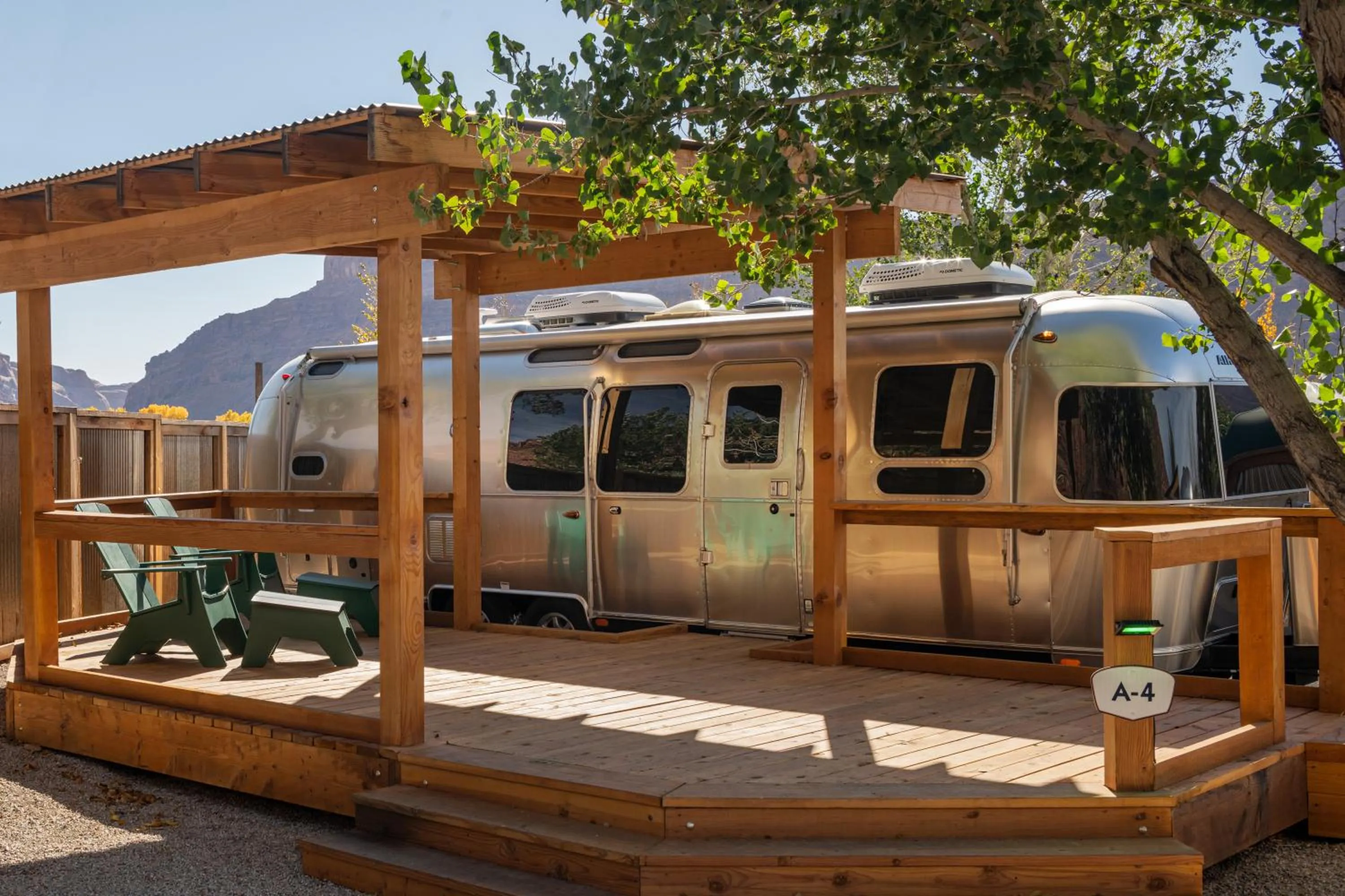 Patio in Sun Outdoors Arches Gateway