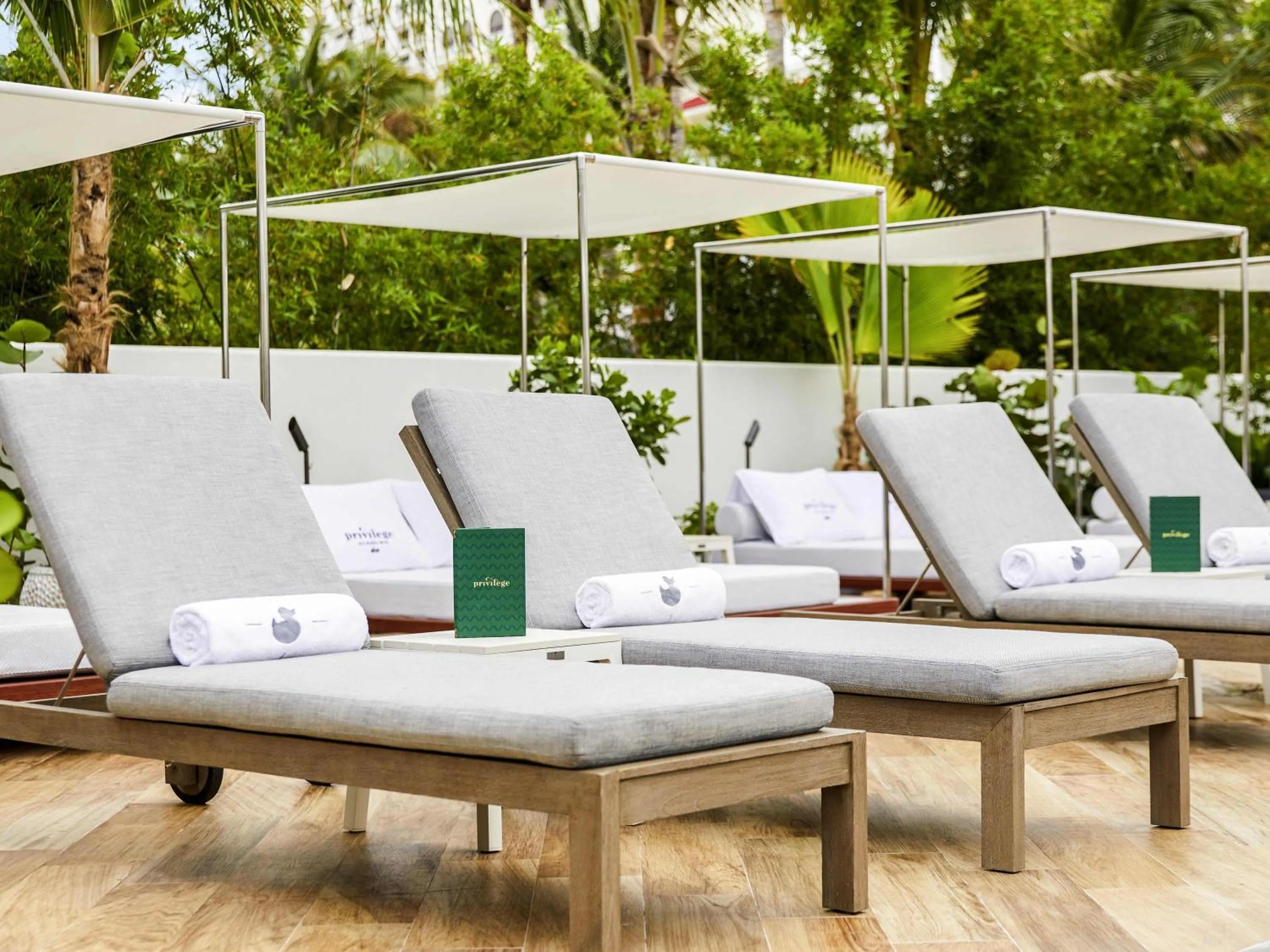 Restaurant/places to eat in SLS at Baha Mar