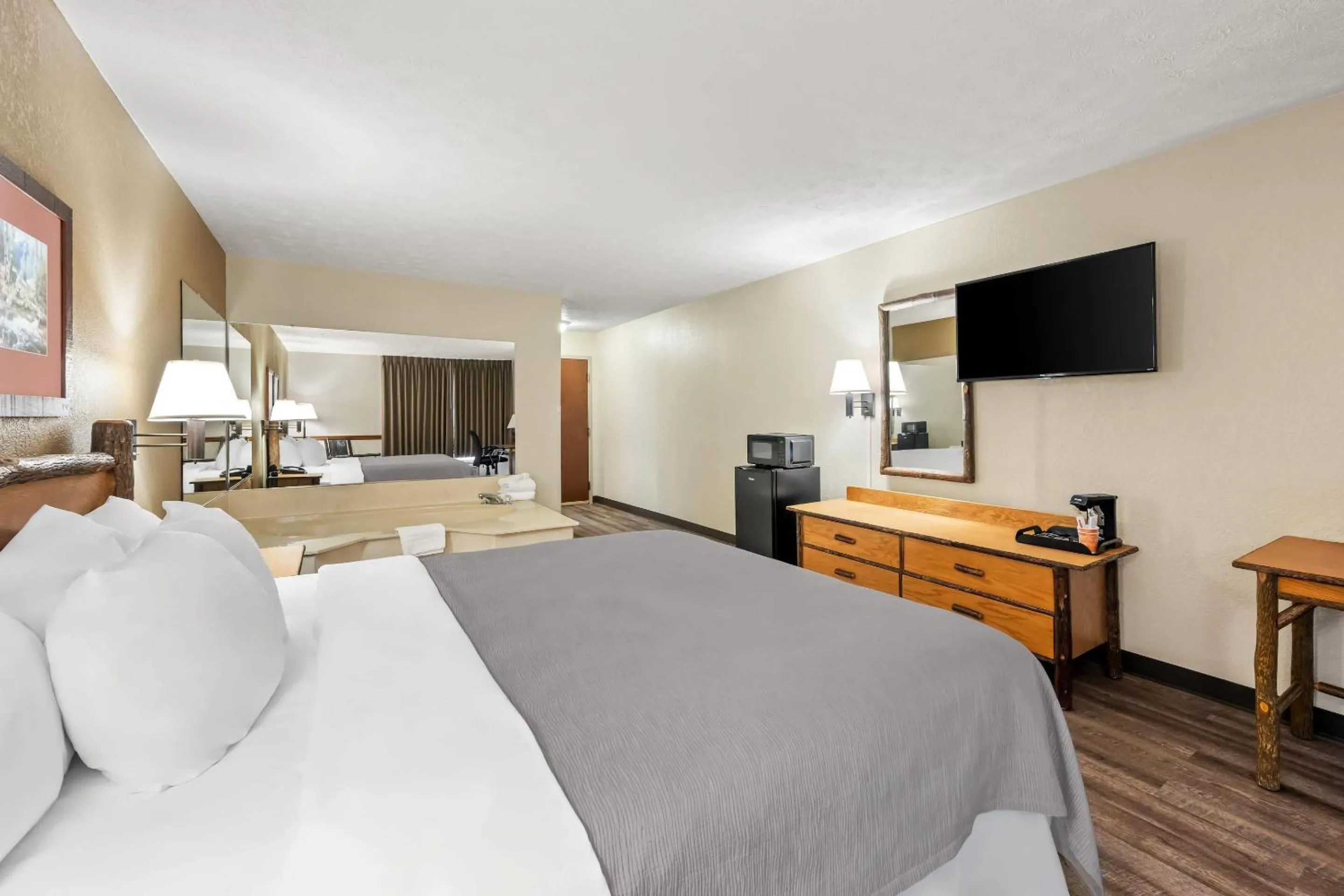 Bedroom, Bed in Quality Inn & Suites Big Stone Gap