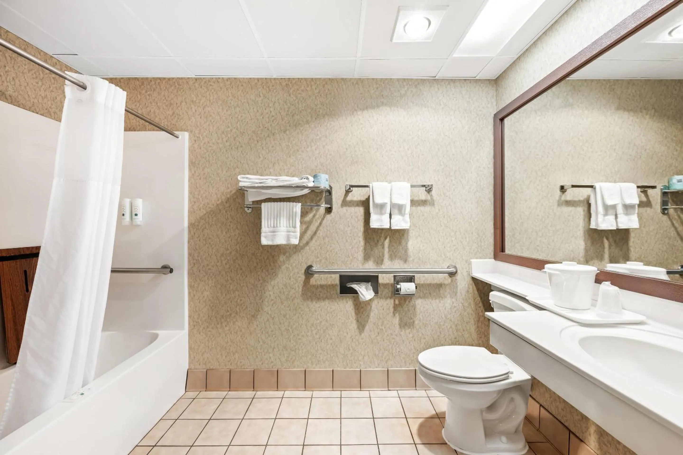 Bedroom in Quality Inn & Suites Big Stone Gap